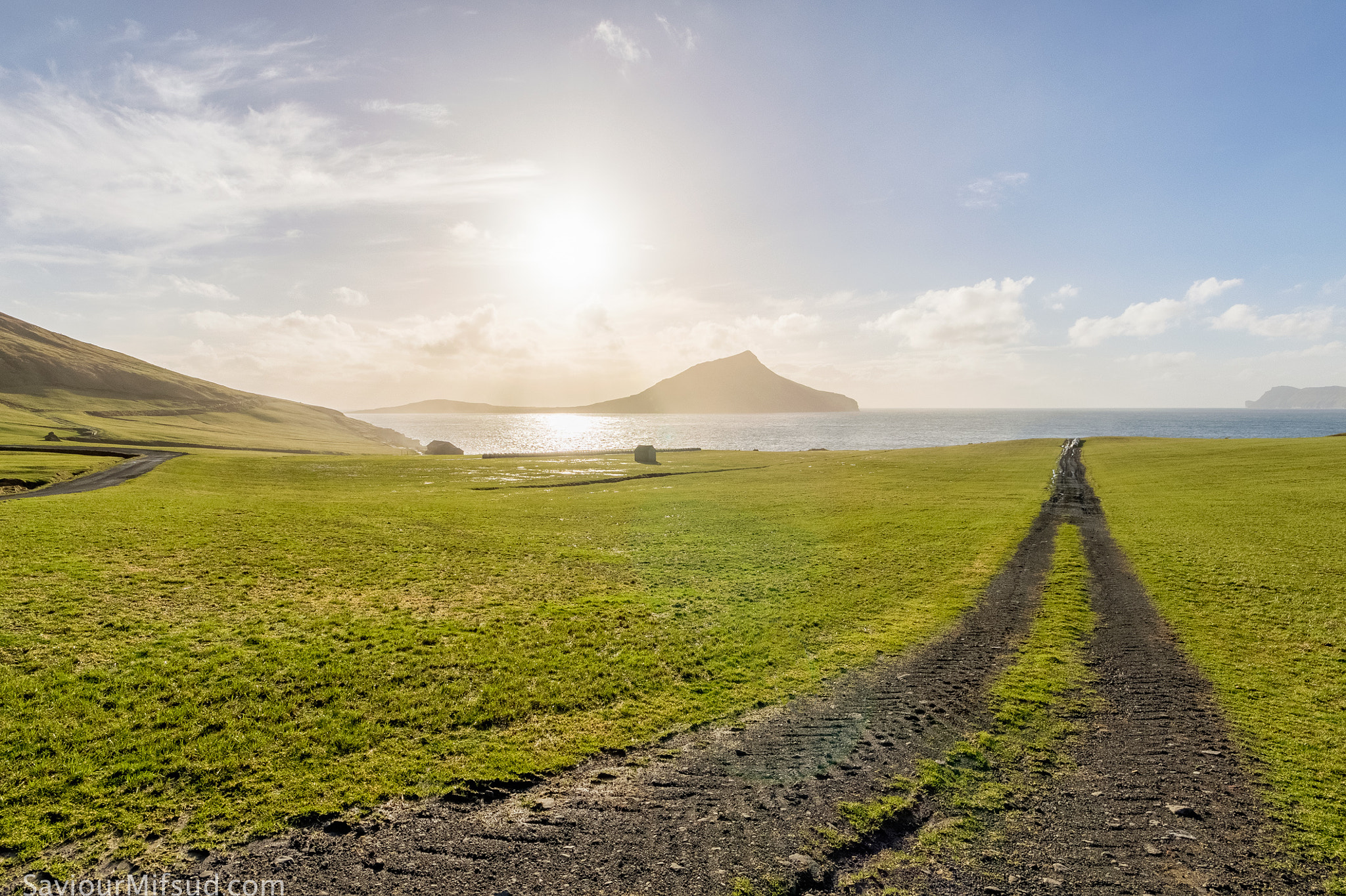 Canon EOS 750D (EOS Rebel T6i / EOS Kiss X8i) + Sigma 10-20mm F4-5.6 EX DC HSM sample photo. Road less traveled photography