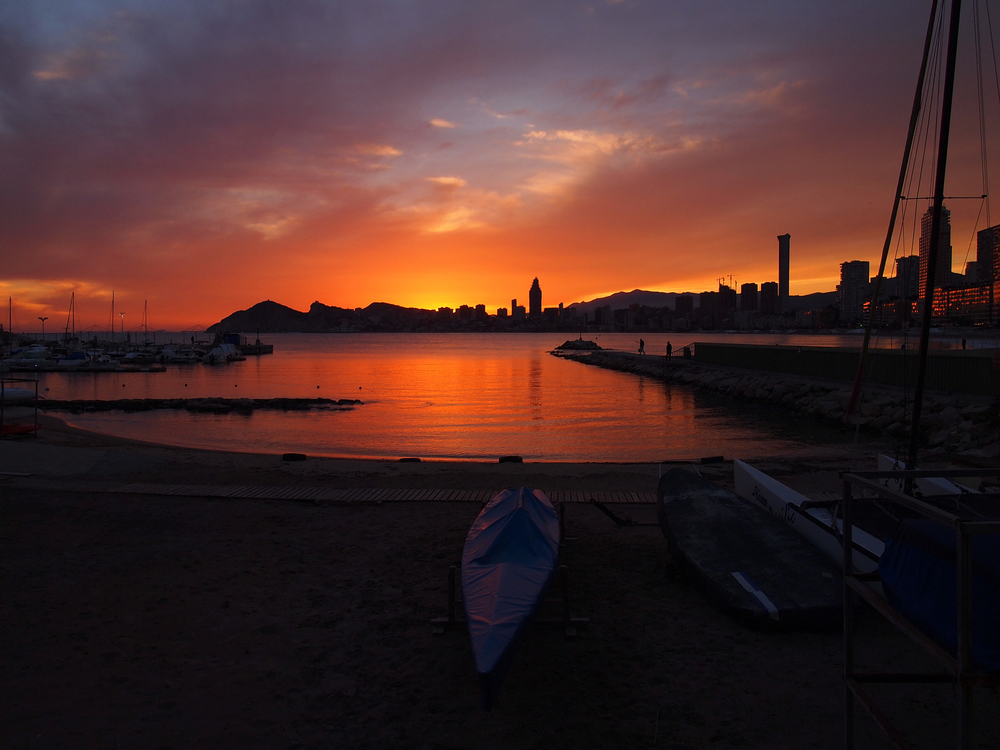 Olympus PEN E-PL2 sample photo. Puesta de sol en benidorm photography