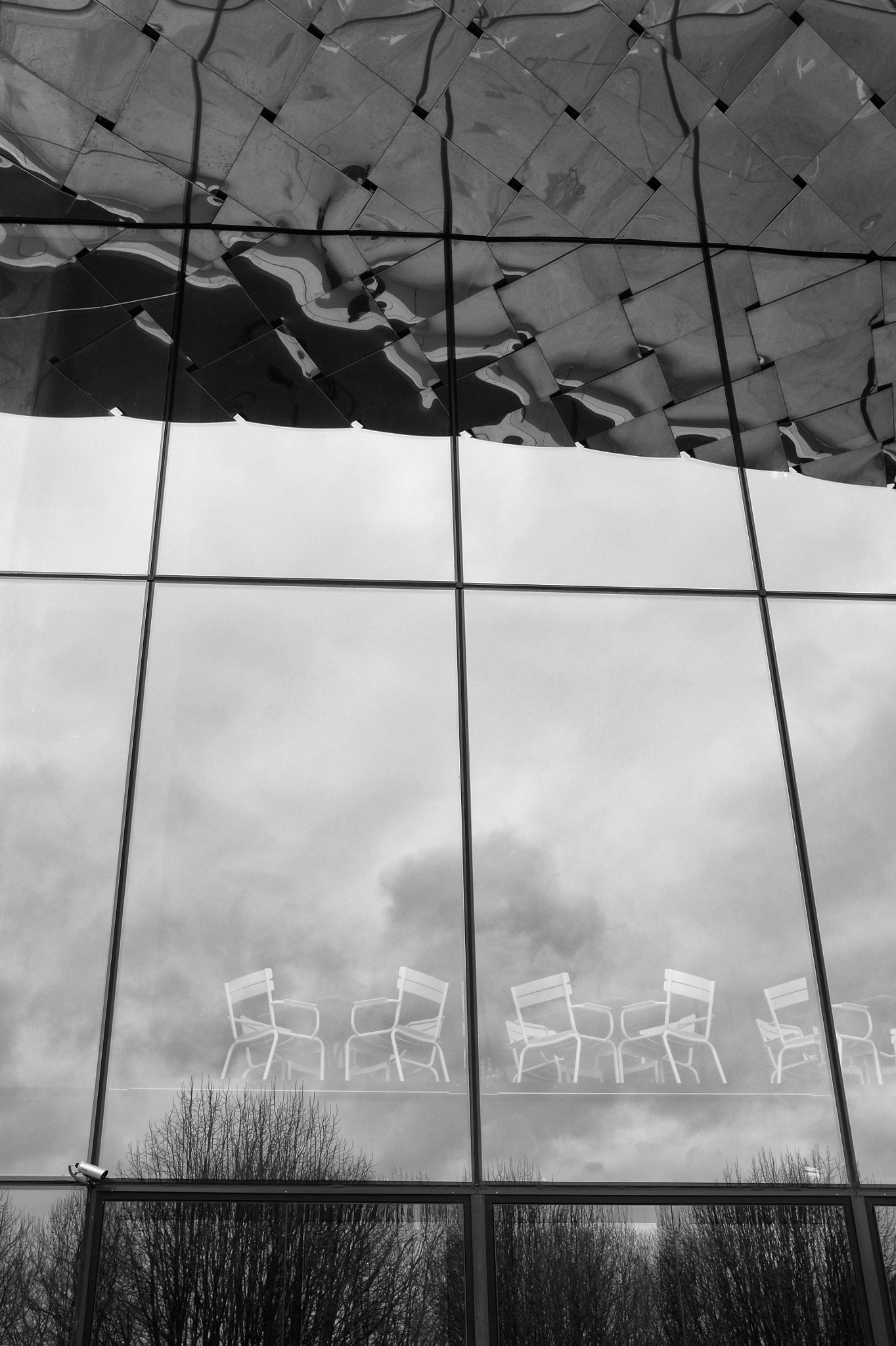 Fujifilm X-Pro1 + Fujifilm XF 23mm F2 R WR sample photo. Chairs in levitation photography