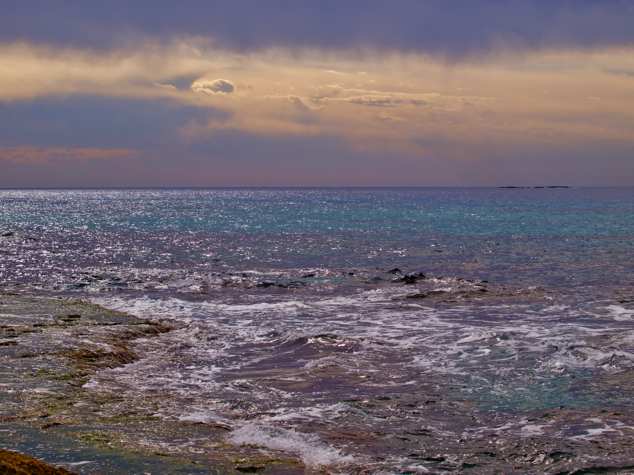 Olympus E-3 sample photo. На закате дня у Средиземного моря. photography