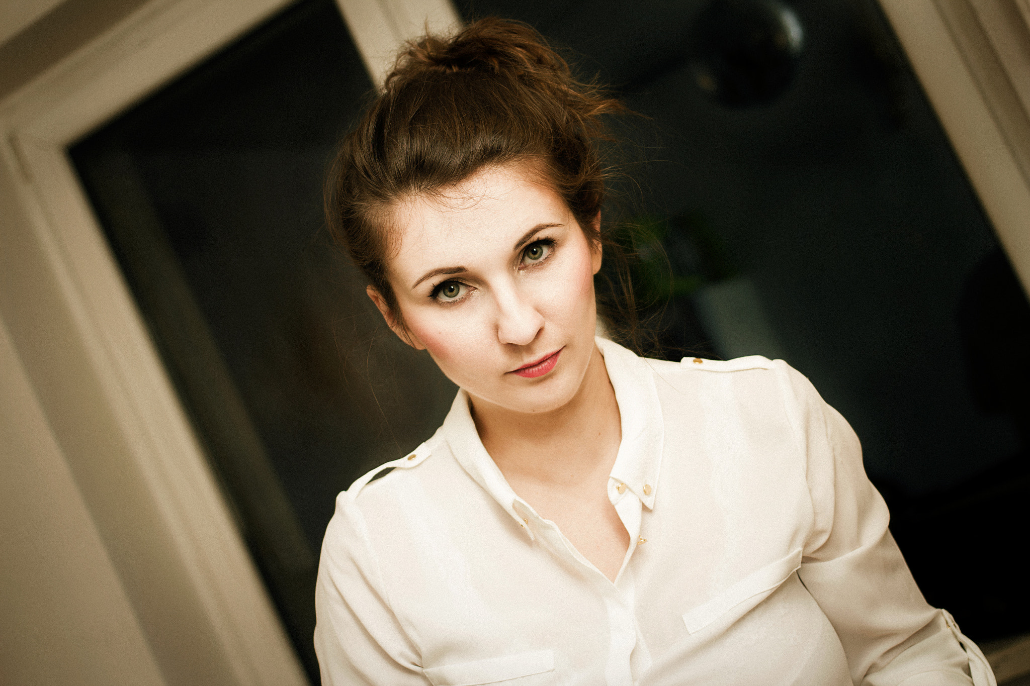 Canon EOS 600D (Rebel EOS T3i / EOS Kiss X5) + Canon EF 40mm F2.8 STM sample photo. Kate in the kitchen... again. photography
