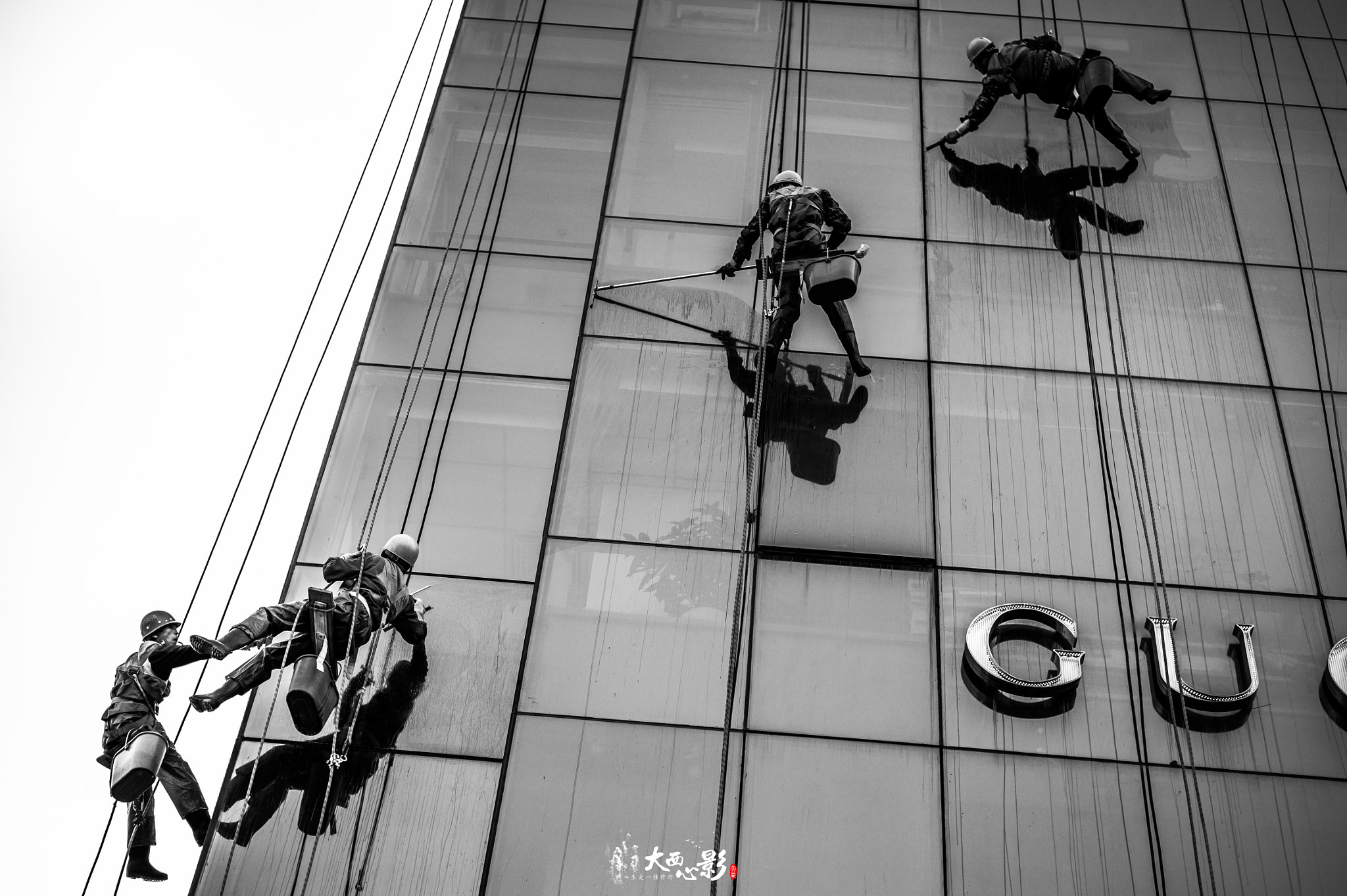 Leica M9 + Leica Summilux-M 50mm F1.4 ASPH sample photo. 高空作业者  中国 西安 by leica m9 50mm photography