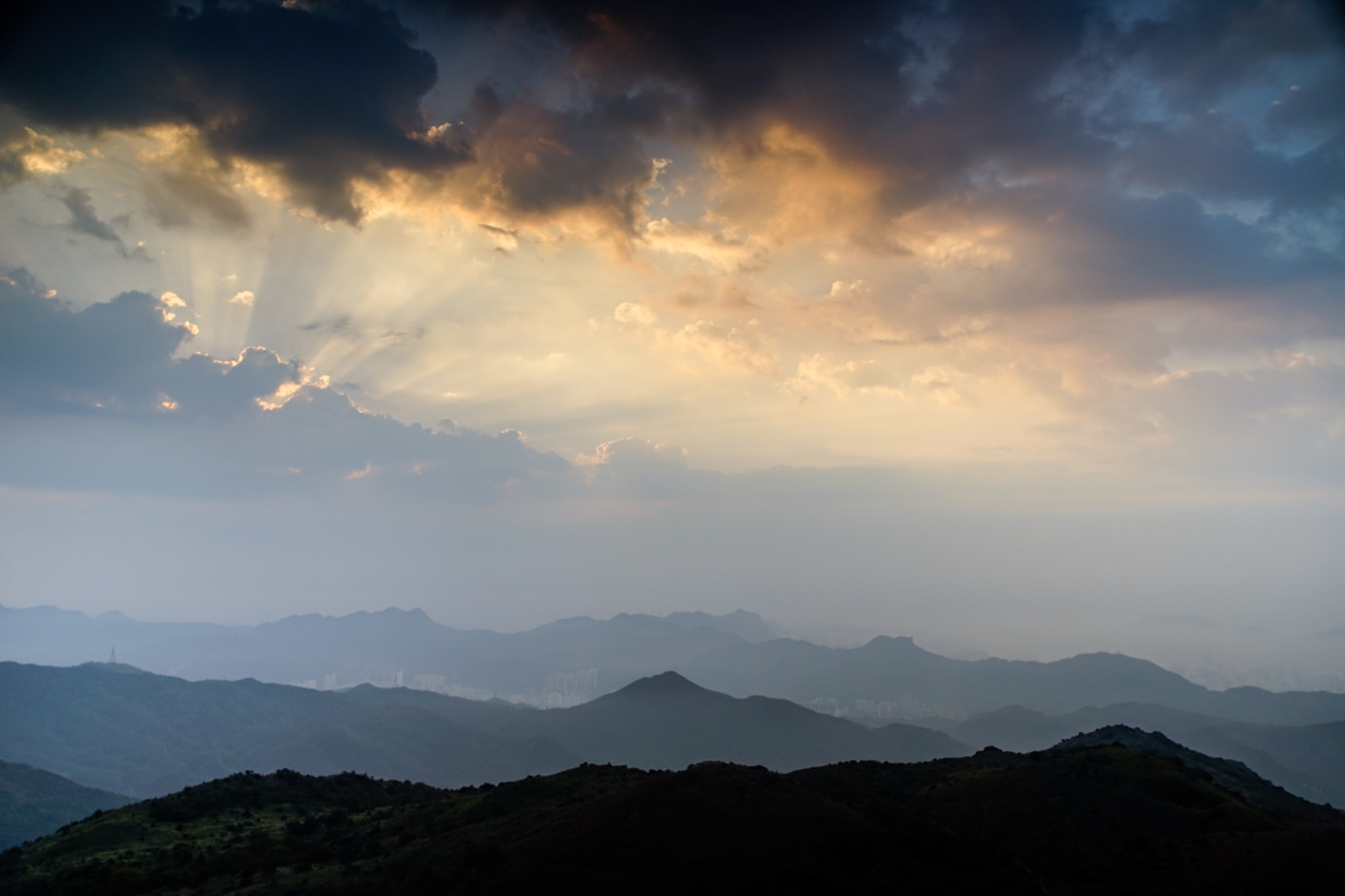 Sony a7 + Sony Vario Tessar T* FE 24-70mm F4 ZA OSS sample photo. Morning lights photography