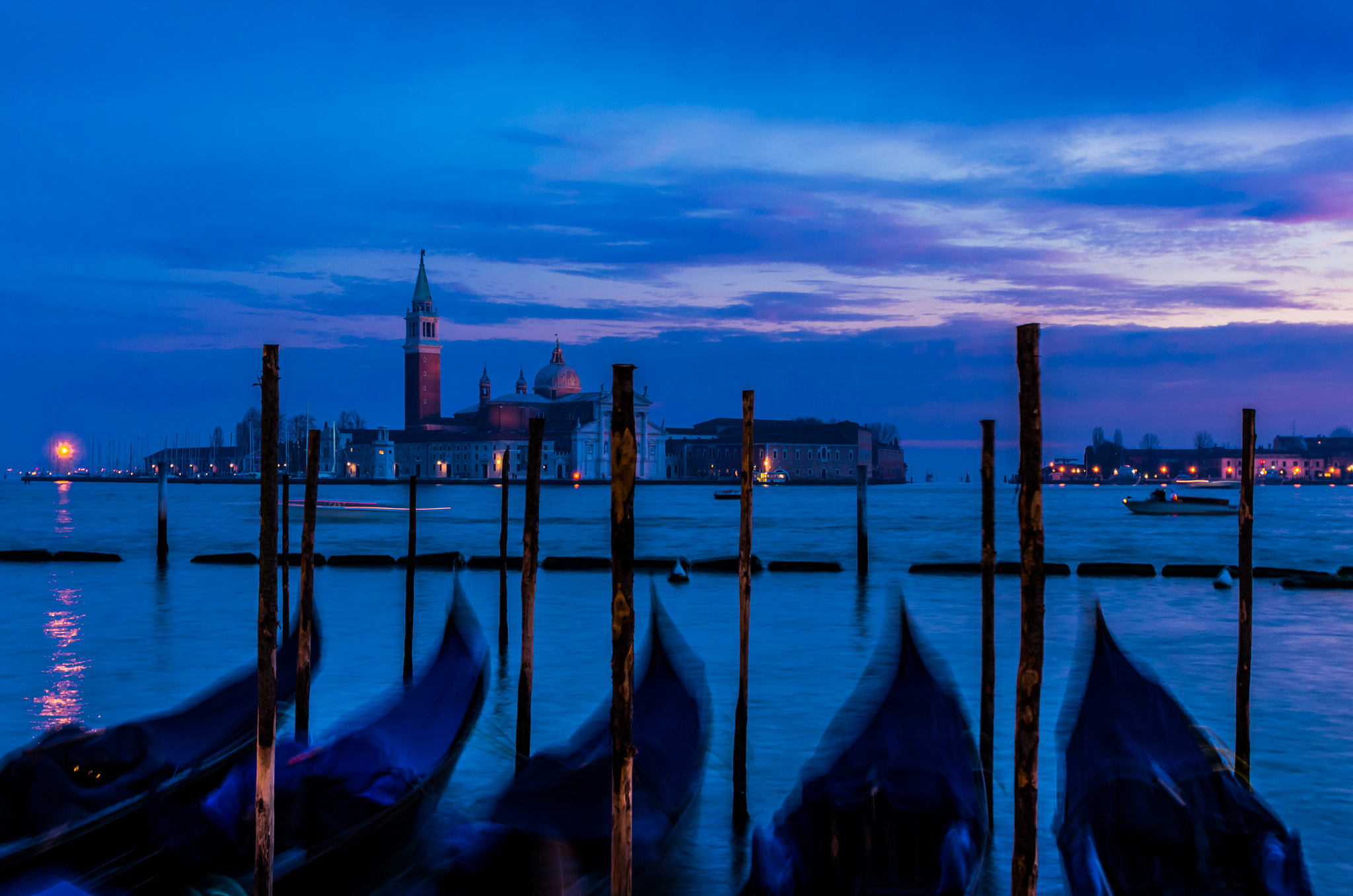 Pentax K-5 II sample photo. Venice after sunset photography
