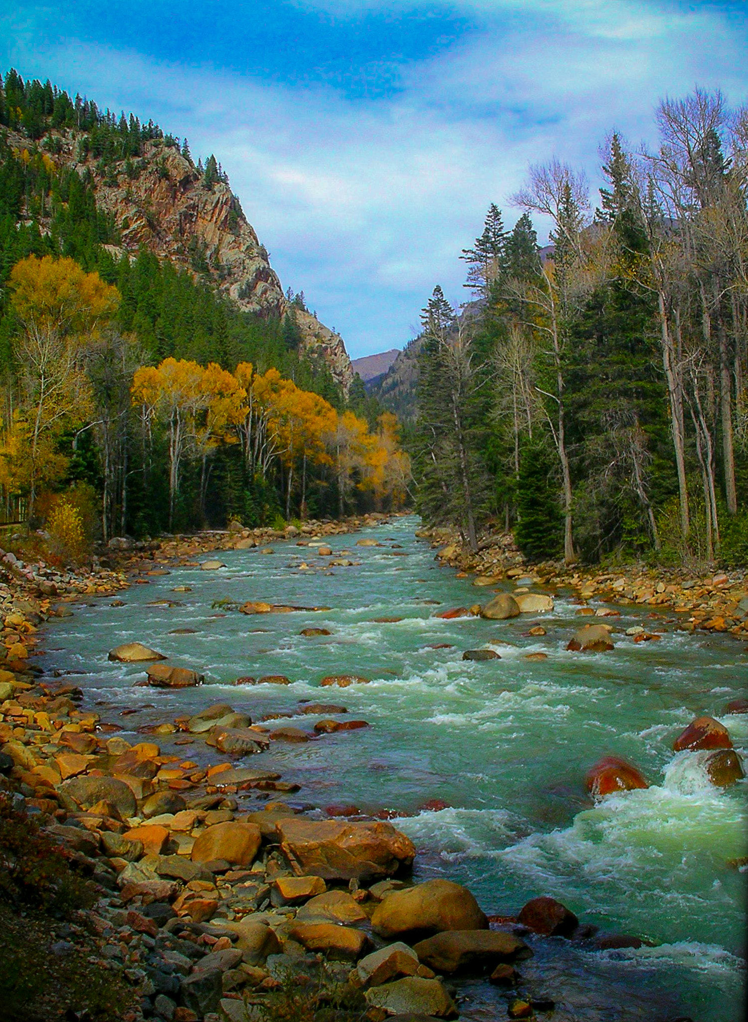 Pentax OPTIO 555 sample photo. River in autumn photography