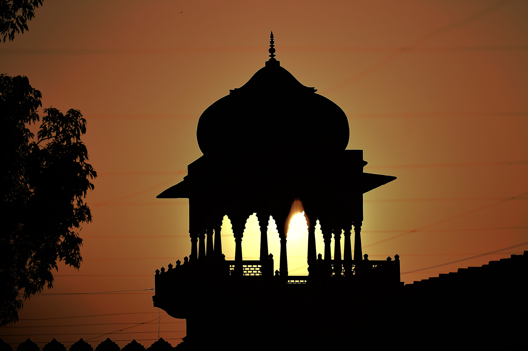 Nikon AF-S Nikkor 70-200mm F2.8G ED VR II sample photo. Sun rise at taj ul masajid photography