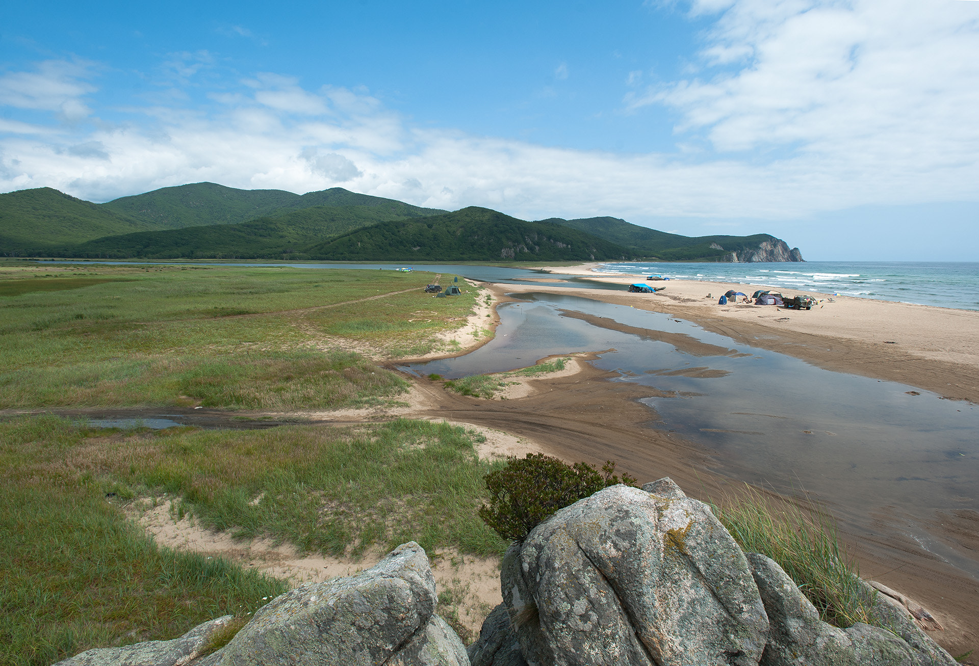 Nikon AF-S Nikkor 17-35mm F2.8D ED-IF sample photo. Black river beach photography
