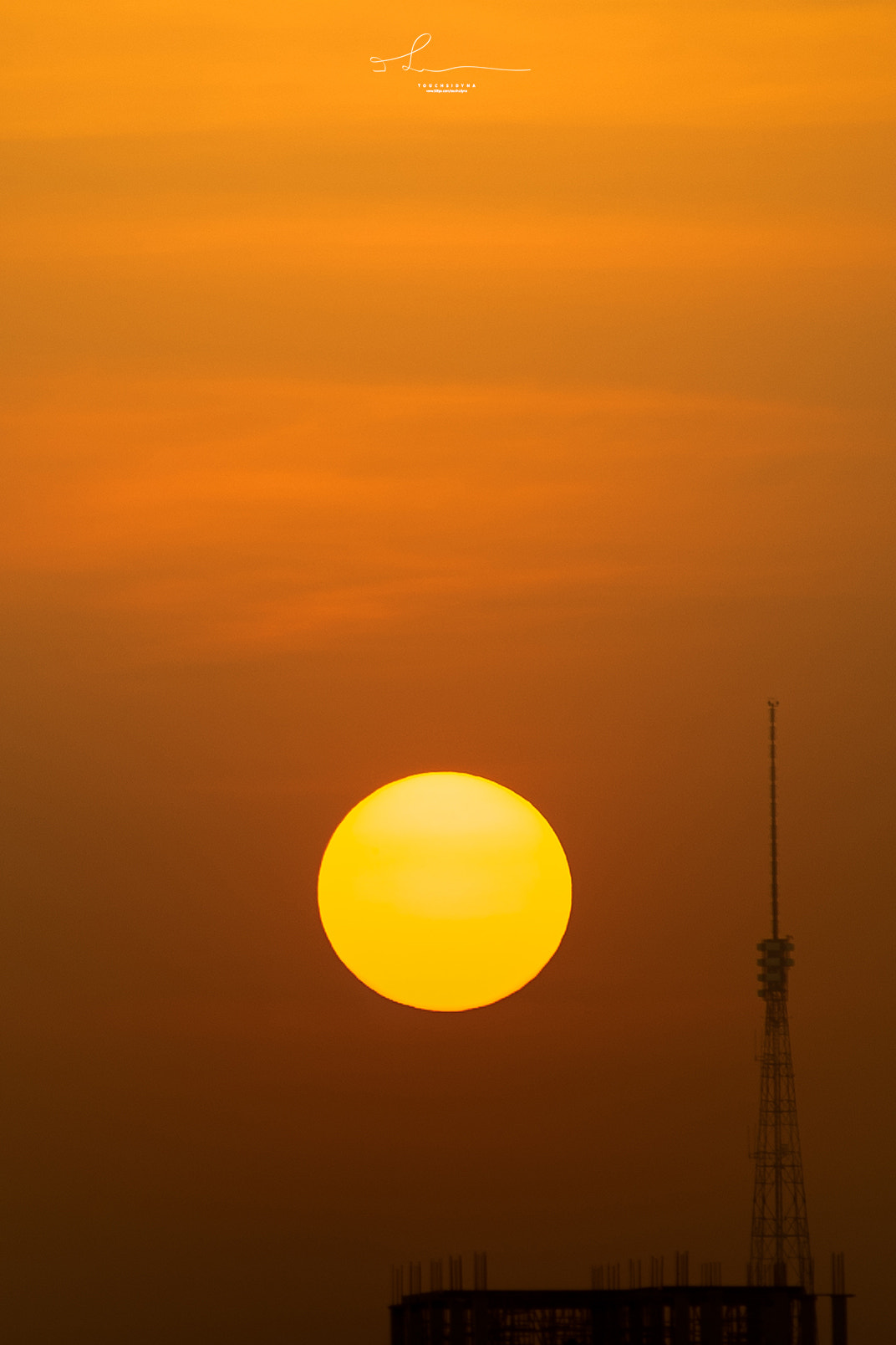 Sony a7 II + Sony DT 50mm F1.8 SAM sample photo. Sun set in phnom penh photography