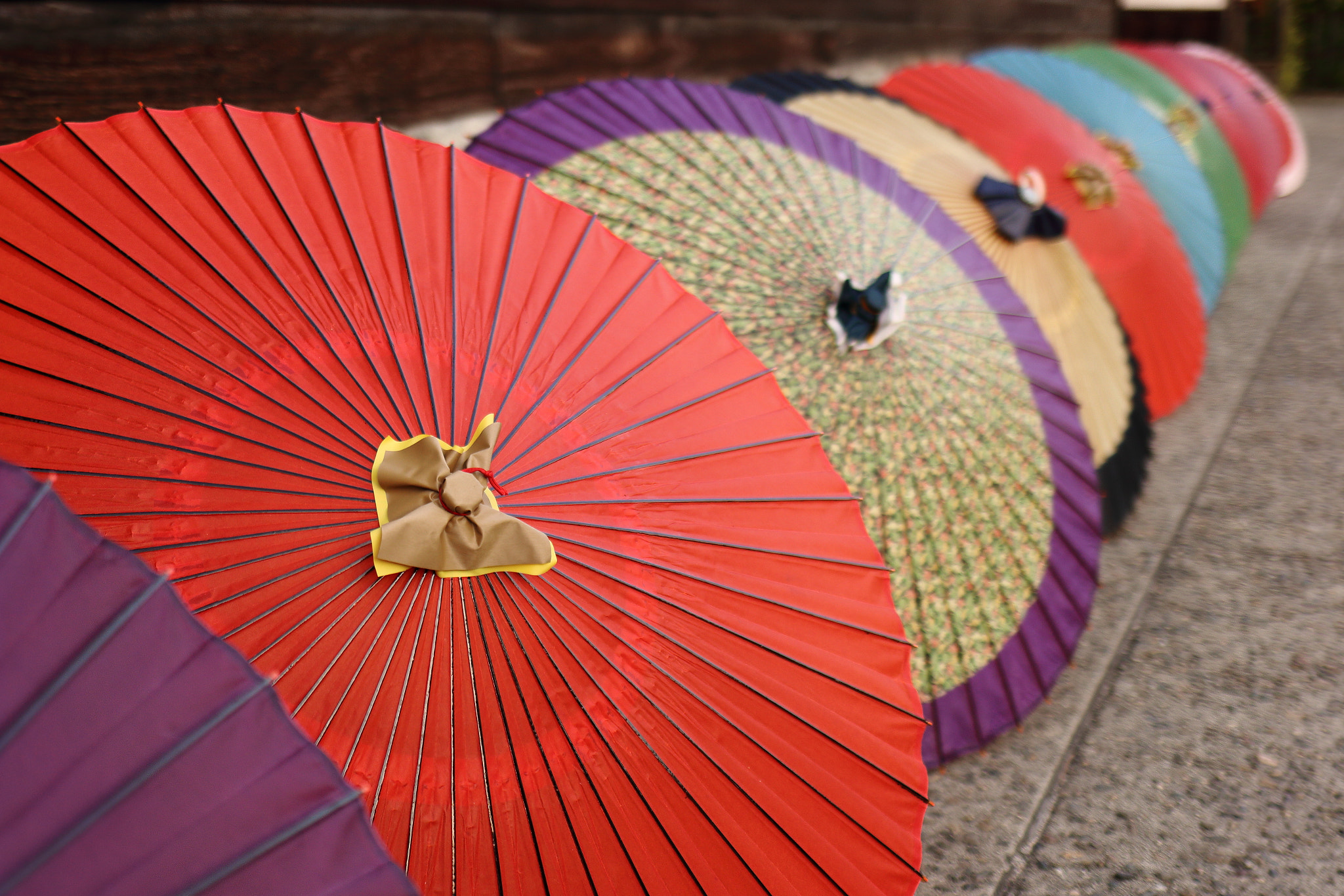 Canon EF 35mm F2 IS USM sample photo. Japanese umbrella photography