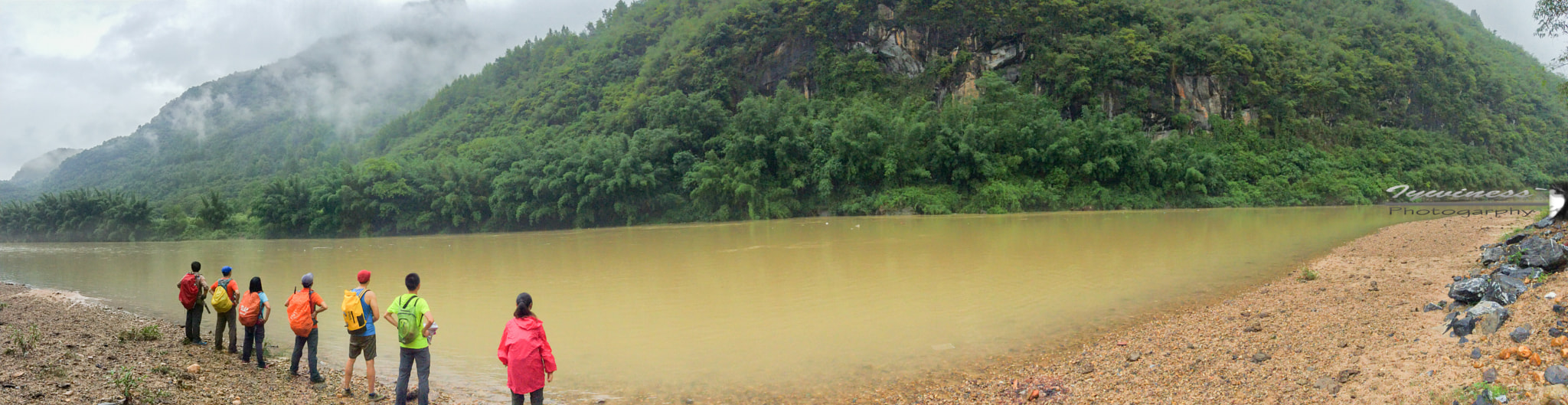 iPad mini 2 back camera 3.3mm f/2.4 sample photo. Stand by the river photography