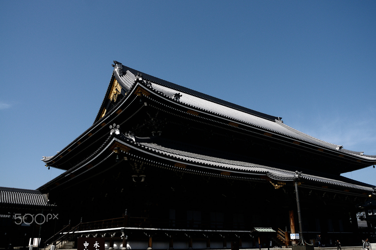 Nikon D300S + Nikon AF Nikkor 20mm F2.8D sample photo. 本願寺　京都 photography