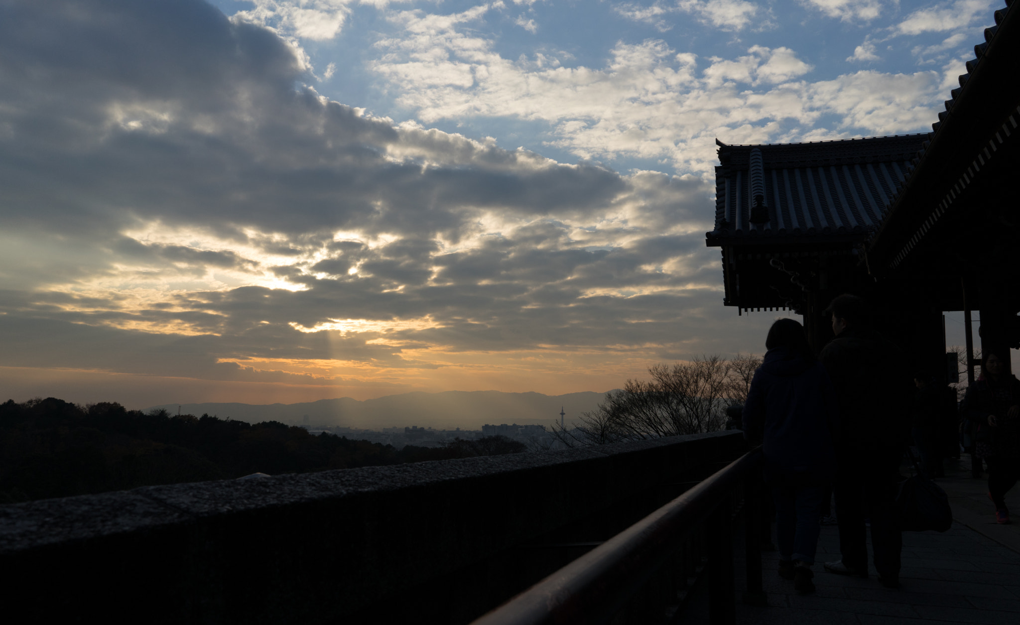 Sony FE 28mm F2 sample photo. Jesus light @ temple photography