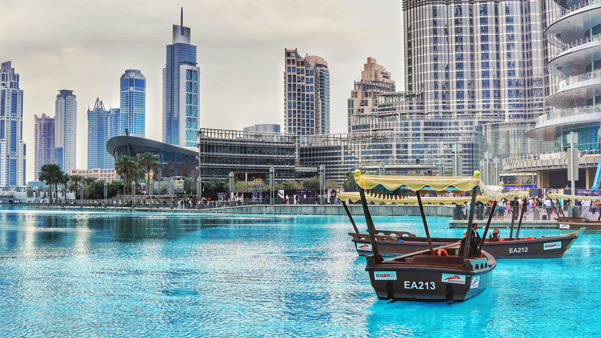 Sony a6000 + Sigma 30mm F1.4 DC DN | C sample photo. Dubai fountain photography