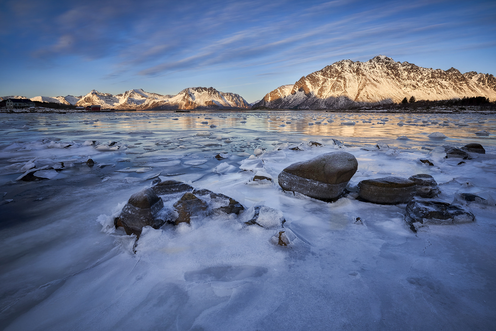 Nikon AF-S Nikkor 14-24mm F2.8G ED sample photo. Lofoten photography