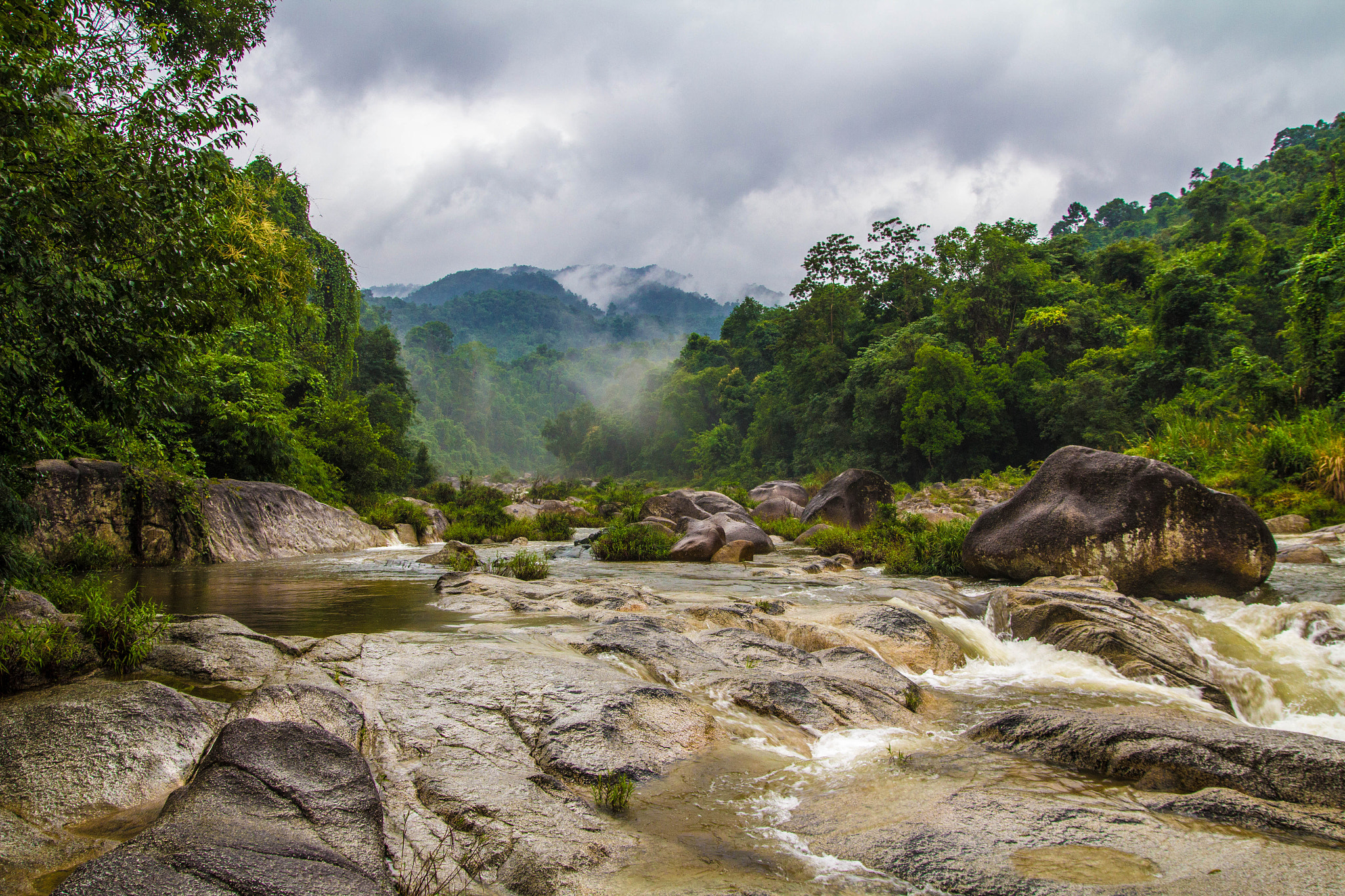 Tamron SP AF 17-50mm F2.8 XR Di II LD Aspherical (IF) sample photo. Мountain river photography