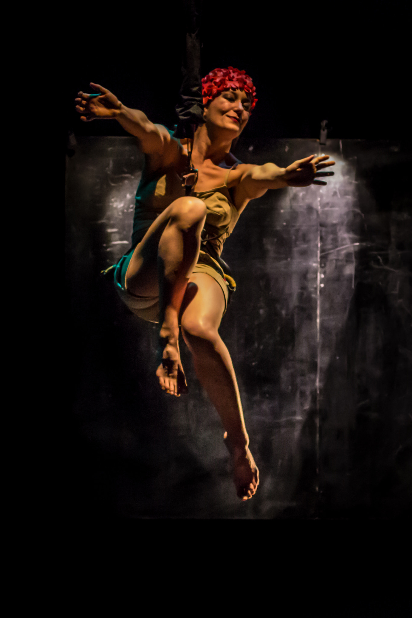 Canon EF 100-400mm F4.5-5.6L IS USM sample photo. Air dance photography