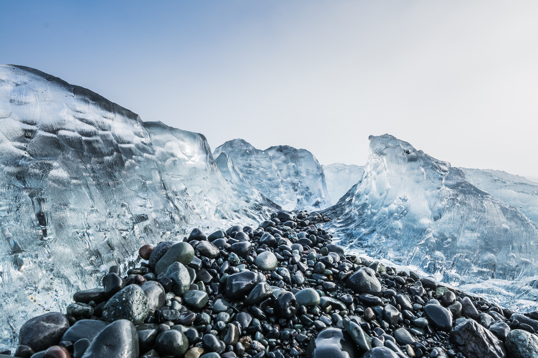 Nikon AF-S Nikkor 14-24mm F2.8G ED sample photo. Ice on the beach of jökulsárlón glacial lake photography