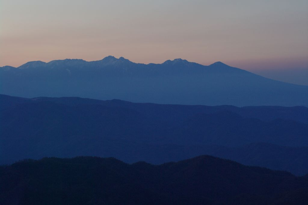 Pentax K-7 + Sigma APO 70-200mm F2.8 EX sample photo. Mountain curtain photography