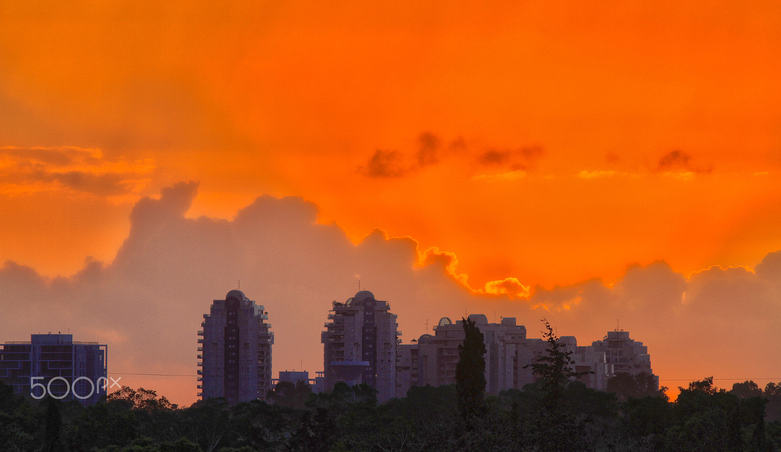 Canon EOS 7D + Canon EF 300mm F4L IS USM sample photo. Burning sky photography