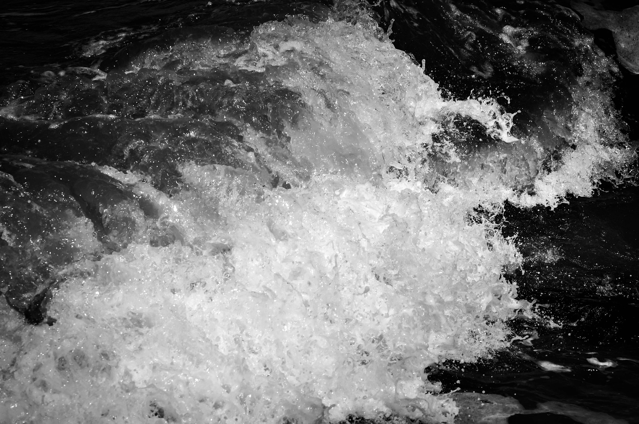 Sigma 50-500mm F4.5-6.3 DG OS HSM sample photo. Frozen wave photography