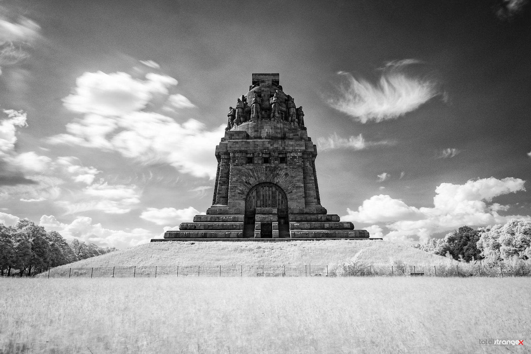 Fujifilm X-T10 + Fujifilm XF 14mm F2.8 R sample photo. Monument of the battle of the nations photography