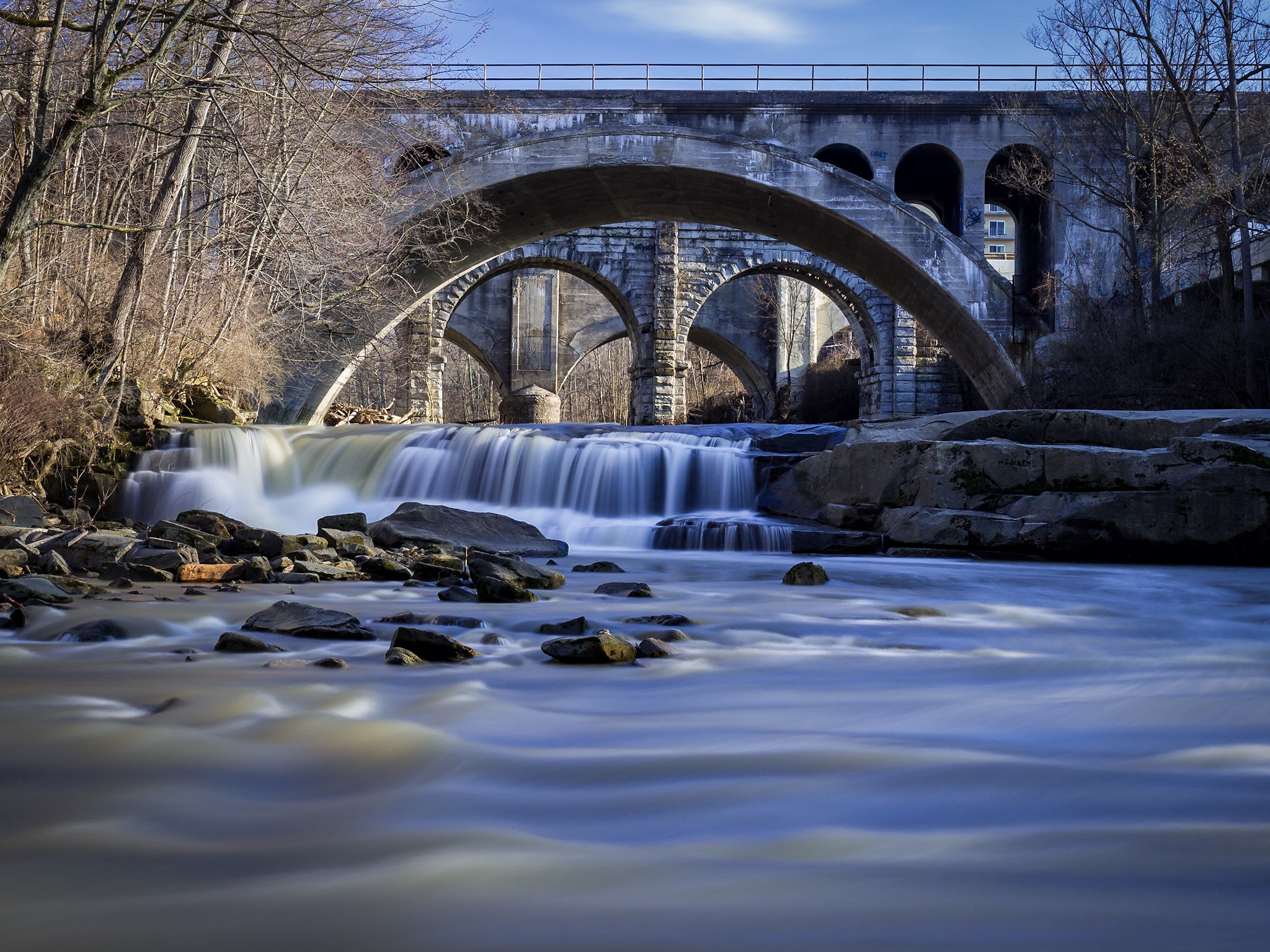 Olympus OM-D E-M1 Mark II + Olympus M.Zuiko Digital ED 12-40mm F2.8 Pro sample photo. Berea falls photography