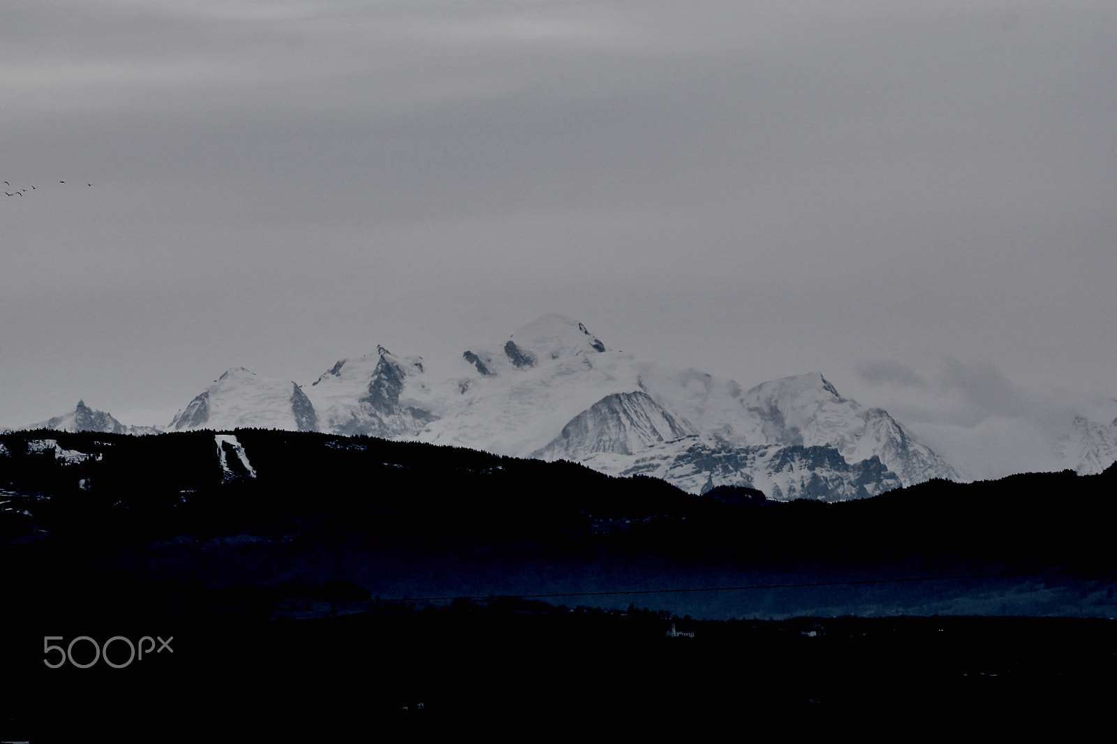 Minolta AF 300mm F2.8 HS-APO G sample photo. Mont blanc - nyon photography