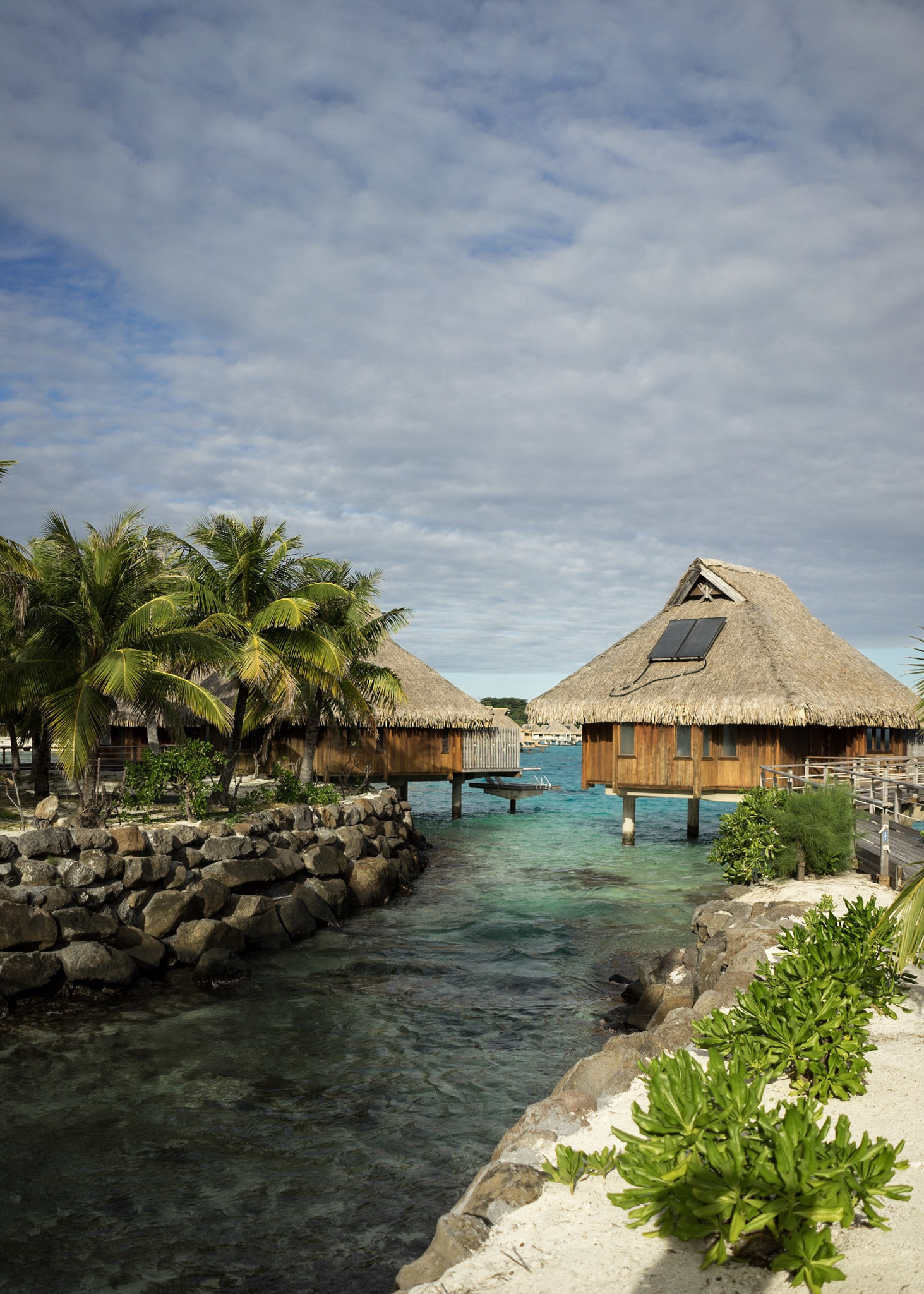 Sony FE 28mm F2 sample photo. Bora bora bungalow photography