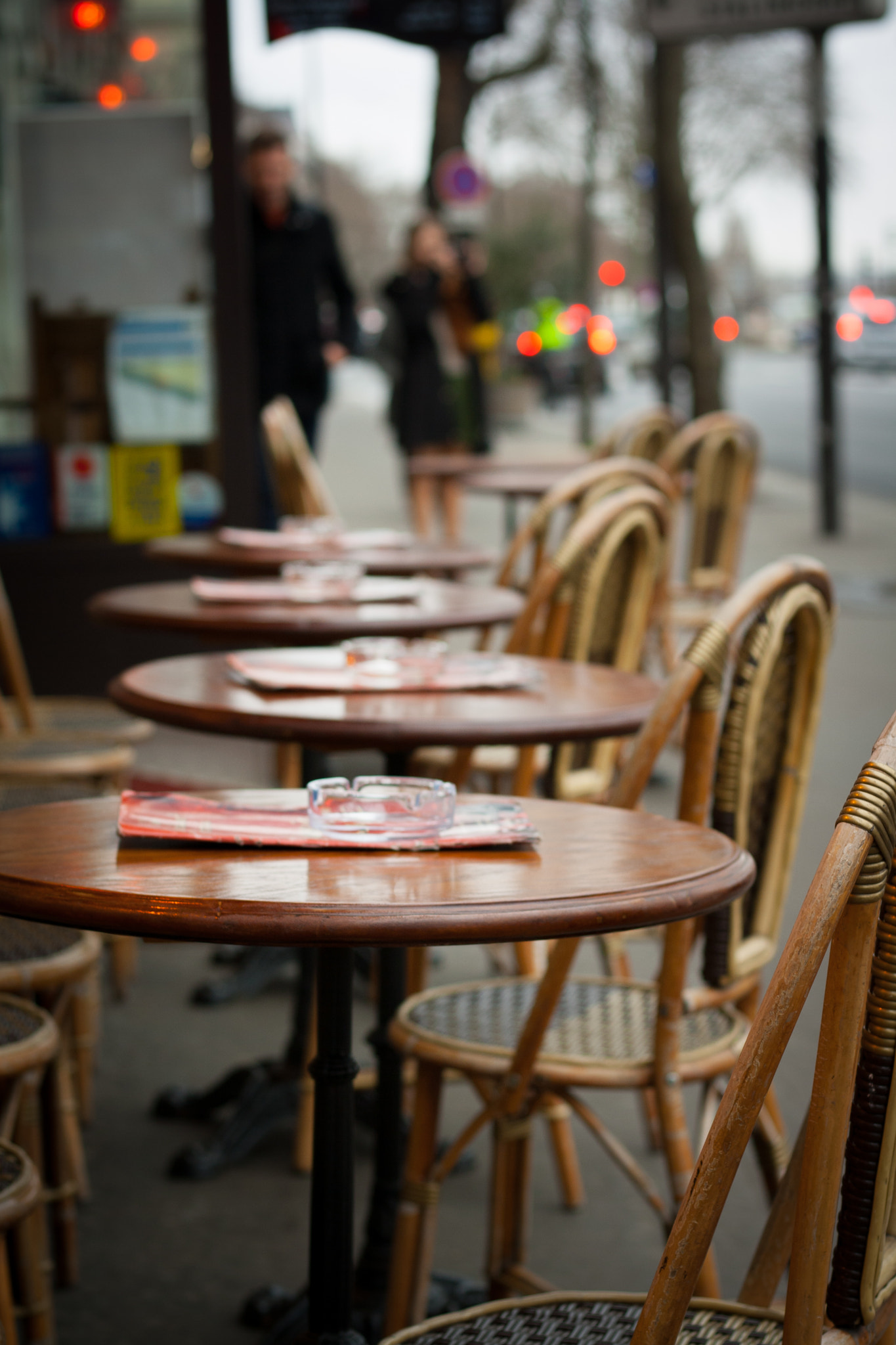 Canon EOS 1000D (EOS Digital Rebel XS / EOS Kiss F) + Canon EF 50mm F1.8 STM sample photo. Somewhere in paris.  photography