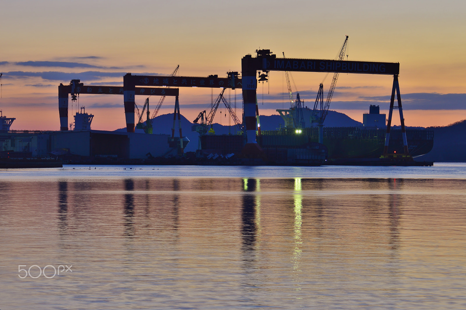 AF Zoom-Nikkor 70-300mm f/4-5.6D ED sample photo. Seascapes......early morning 広島・幸崎 photography