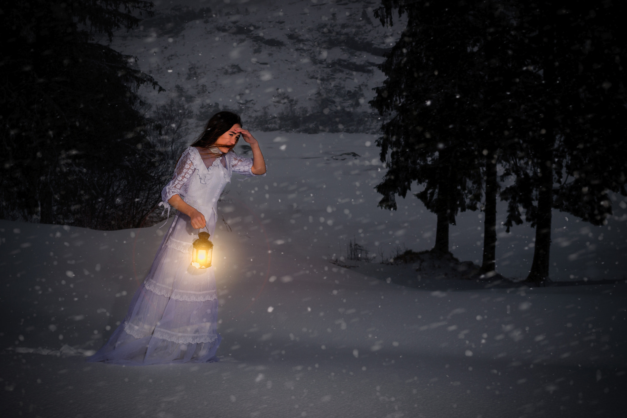 Canon EOS-1Ds Mark II sample photo. Through the blizzard photography