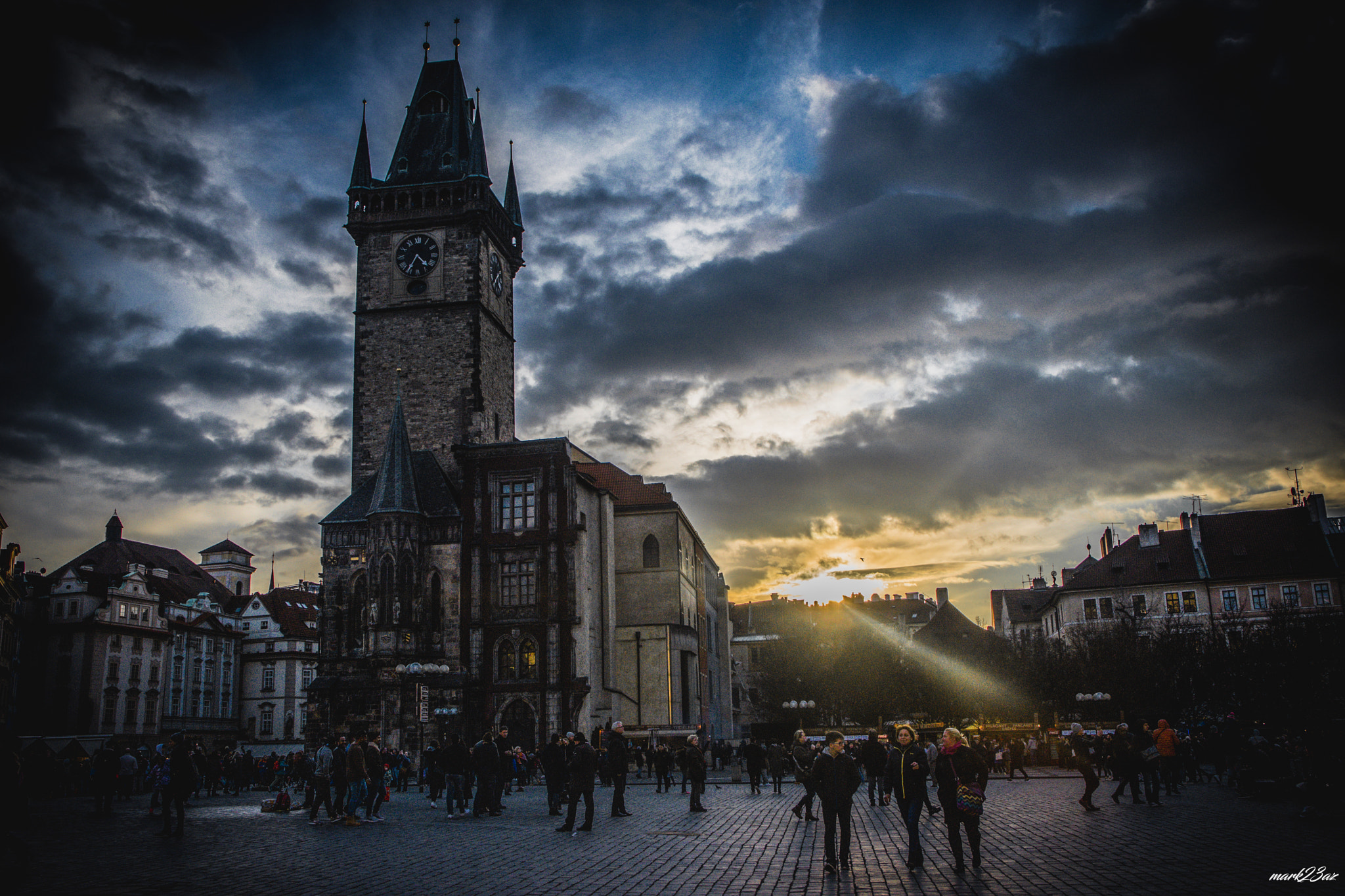 Nikon D3300 + Sigma 17-70mm F2.8-4 DC Macro OS HSM | C sample photo. Tramonto piazza orologio praga photography