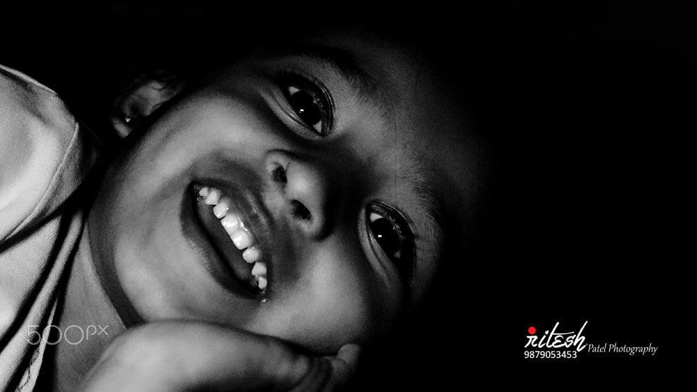 Sony SLT-A58 + Sony DT 50mm F1.8 SAM sample photo. Angel in black & white photography