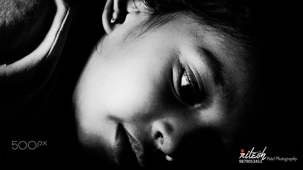 Sony SLT-A58 + Sony DT 50mm F1.8 SAM sample photo. Angel in black & white photography