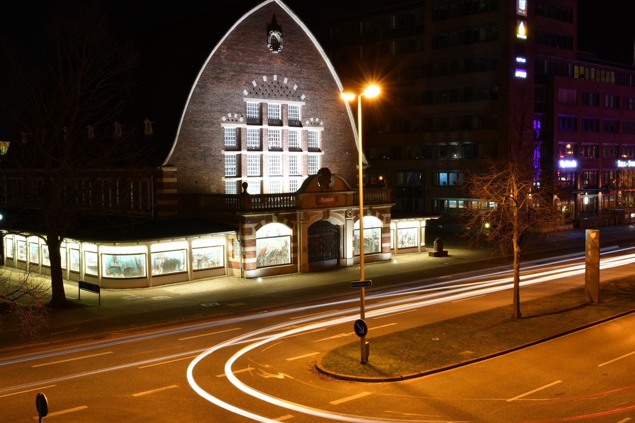 Nikon AF-S Nikkor 24-70mm F2.8G ED sample photo. Lightrails in kiel / germany photography