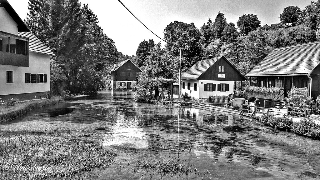 LG D80 sample photo. Rastoke nature b&w photography