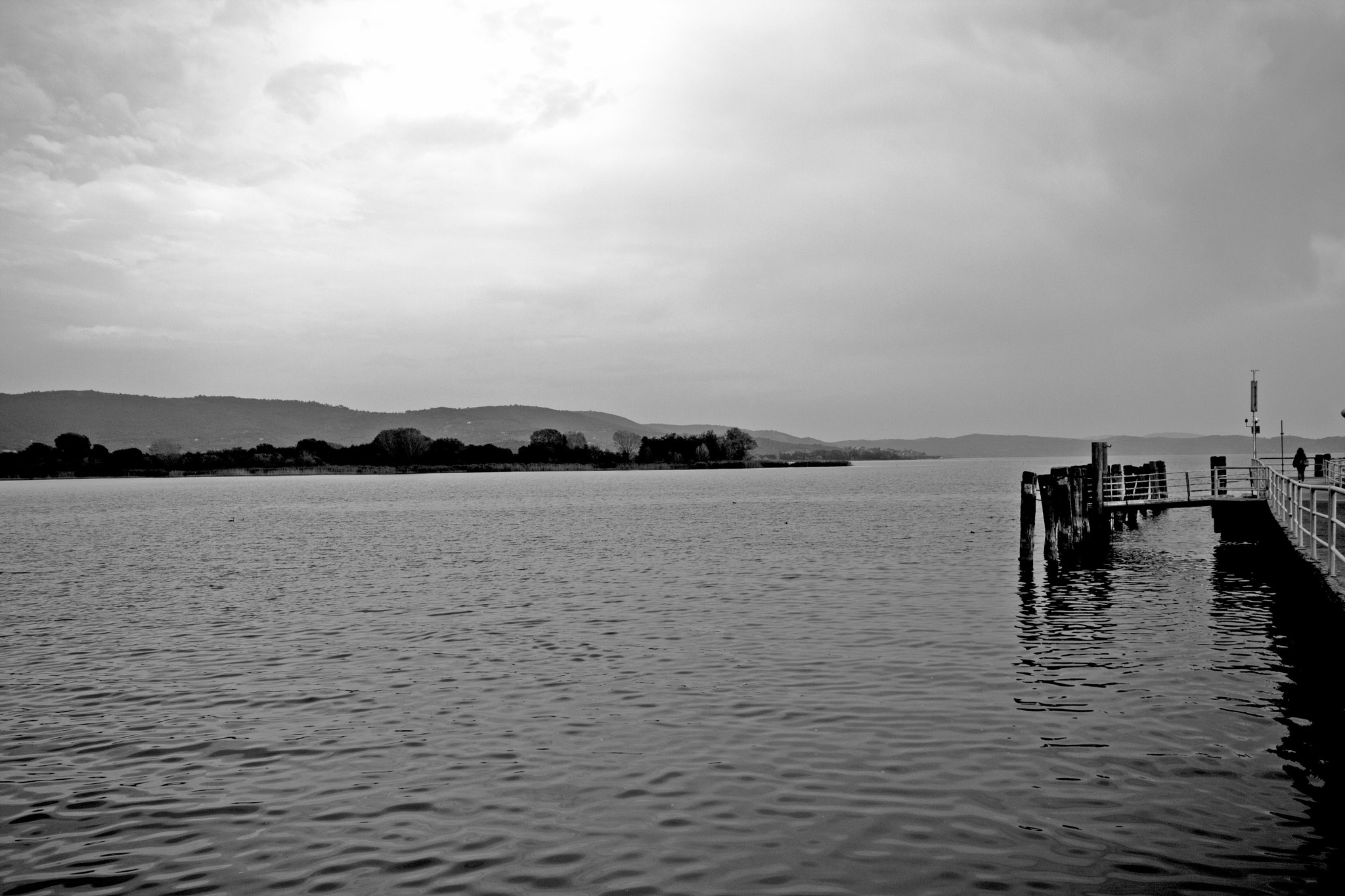 Canon EOS 1000D (EOS Digital Rebel XS / EOS Kiss F) + Sigma 10-20mm F4-5.6 EX DC HSM sample photo. Trasimeno lake photography