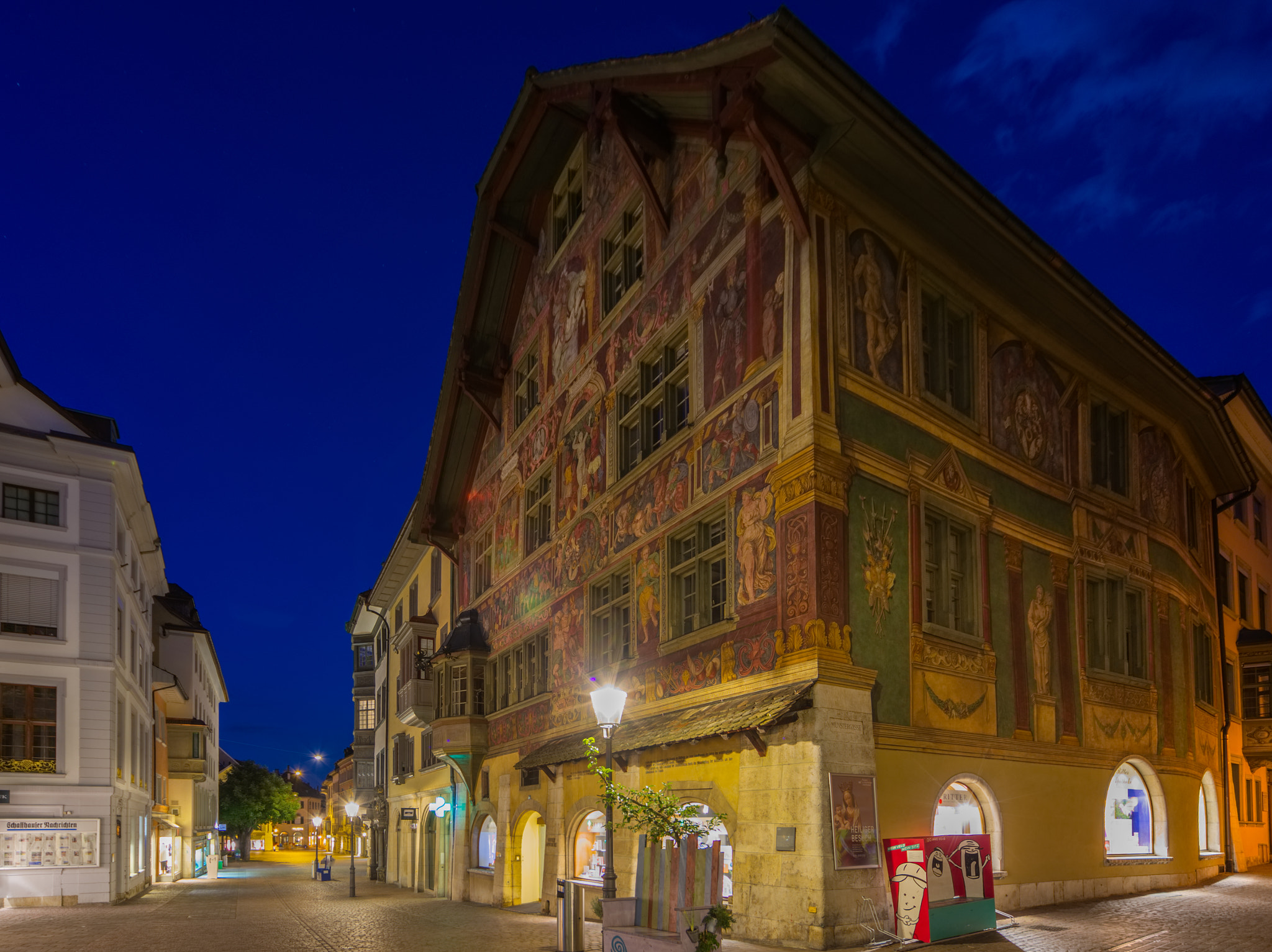 Sigma 12-24mm F4.5-5.6 EX DG Aspherical HSM sample photo. Schaffhausen am abend photography