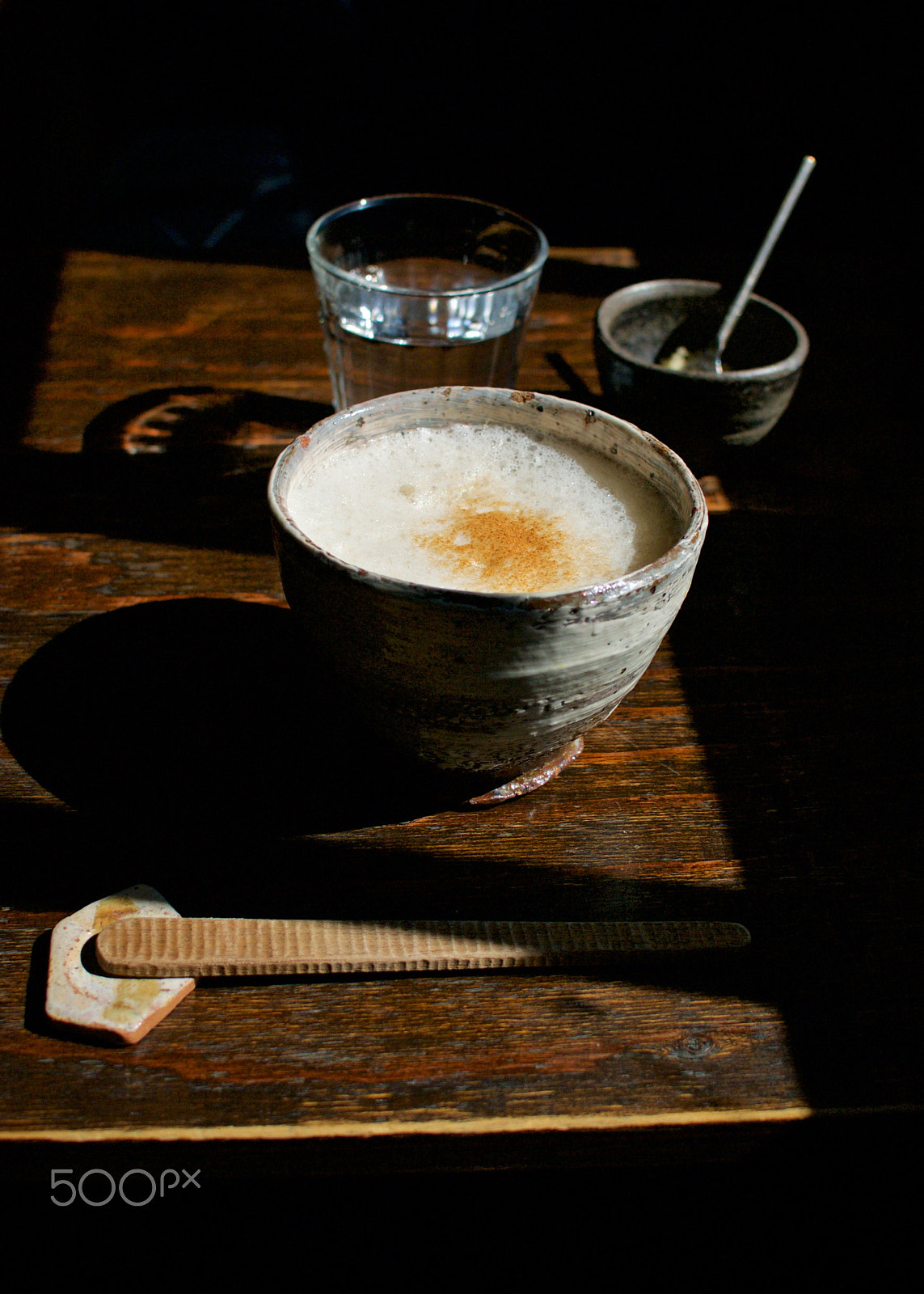 Nikon 1 J2 + Nikon 1 Nikkor 18.5mm F1.8 sample photo. Cinnamon milk coffee photography