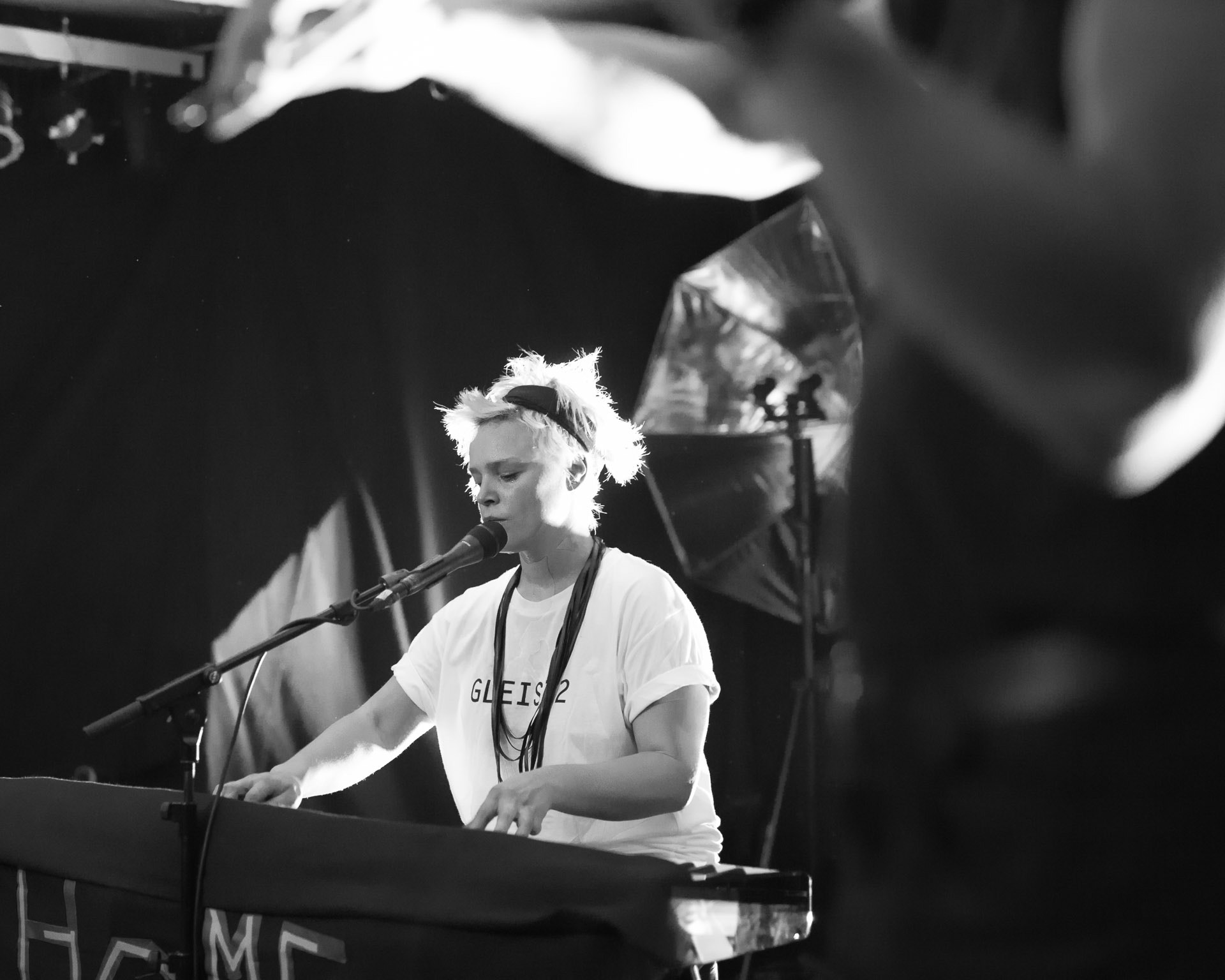 Nikon D4 + Sigma 50mm F1.4 DG HSM Art sample photo. Wallis bird 6 photography