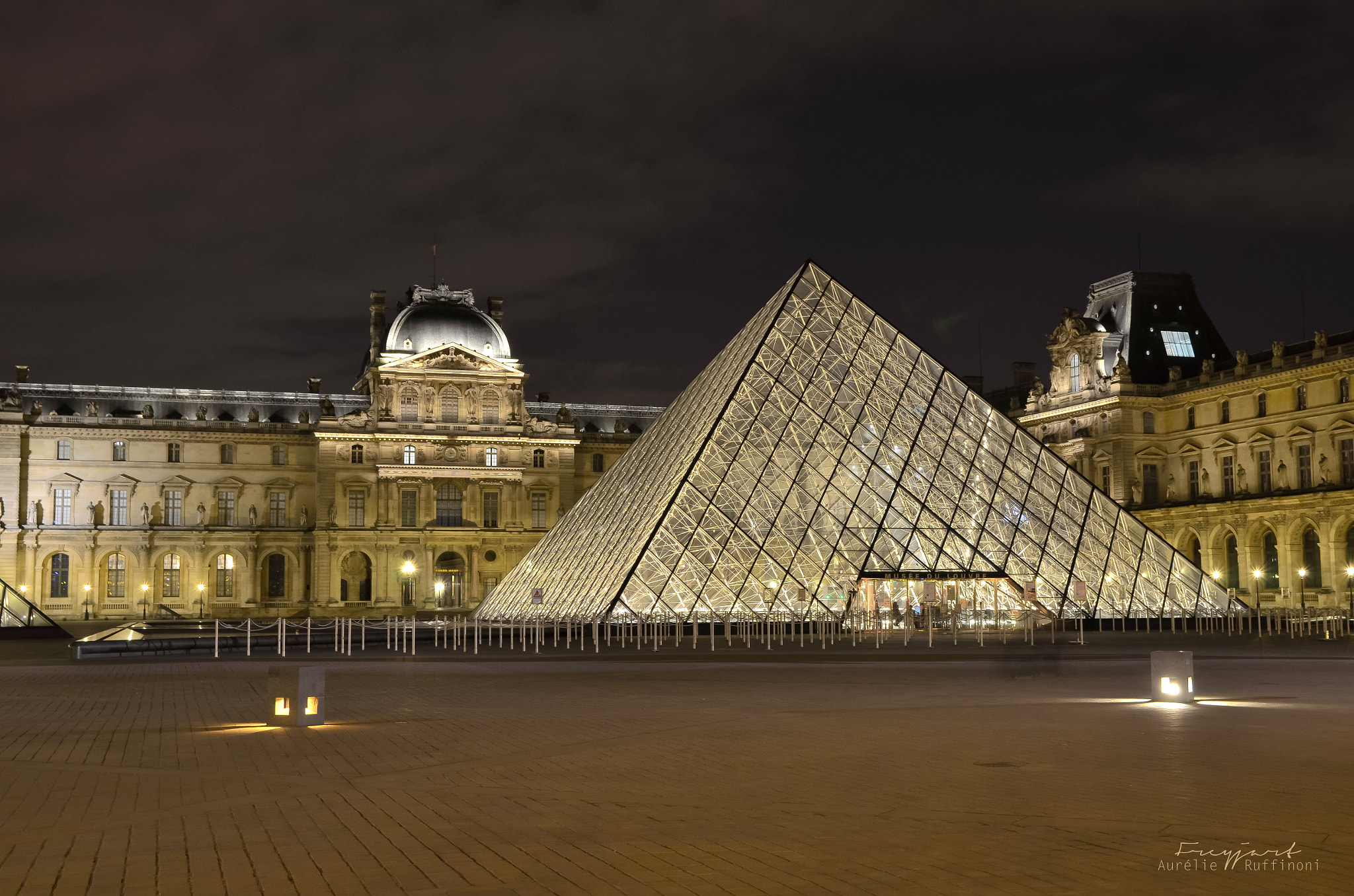 Sigma 17-50mm F2.8 EX DC OS HSM sample photo. Pyramide du louvre photography