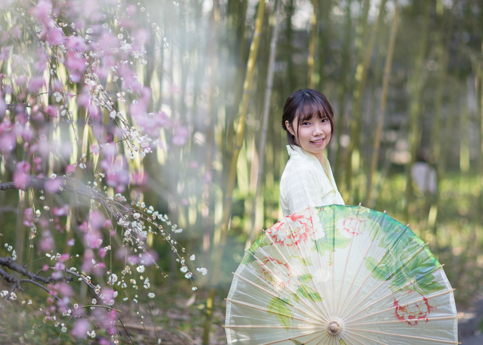 Canon EF 85mm F1.2L II USM sample photo. Girl in wood photography