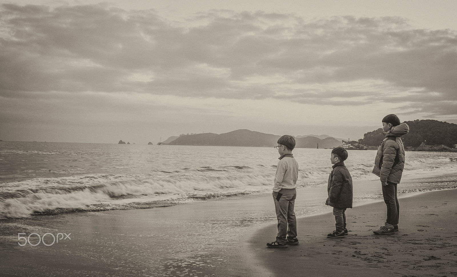 Canon EOS 6D + Canon EF 35mm F2 IS USM sample photo. Three brother photography
