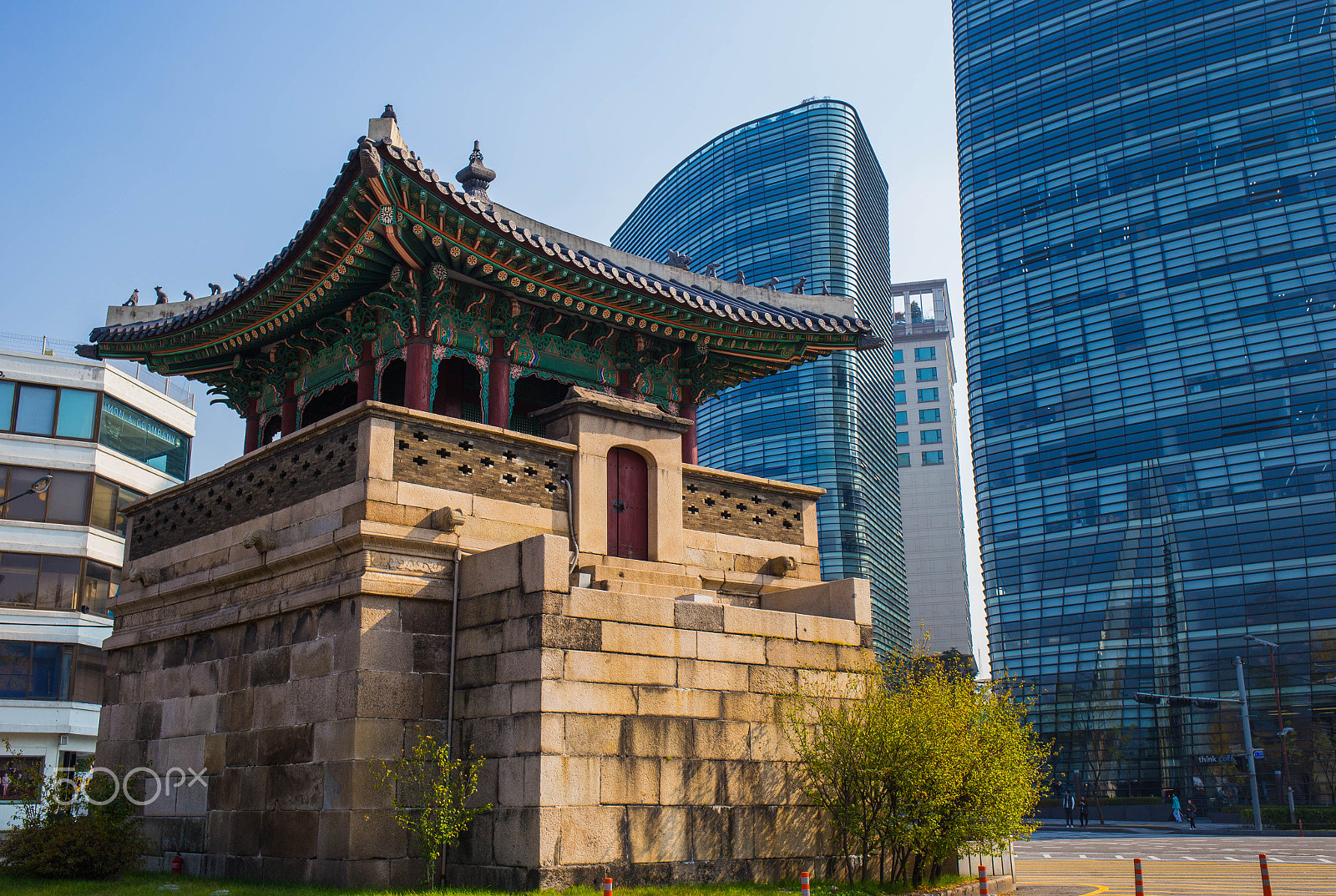 Canon EOS 6D + Canon EF 35mm F2 IS USM sample photo. Seoul photography
