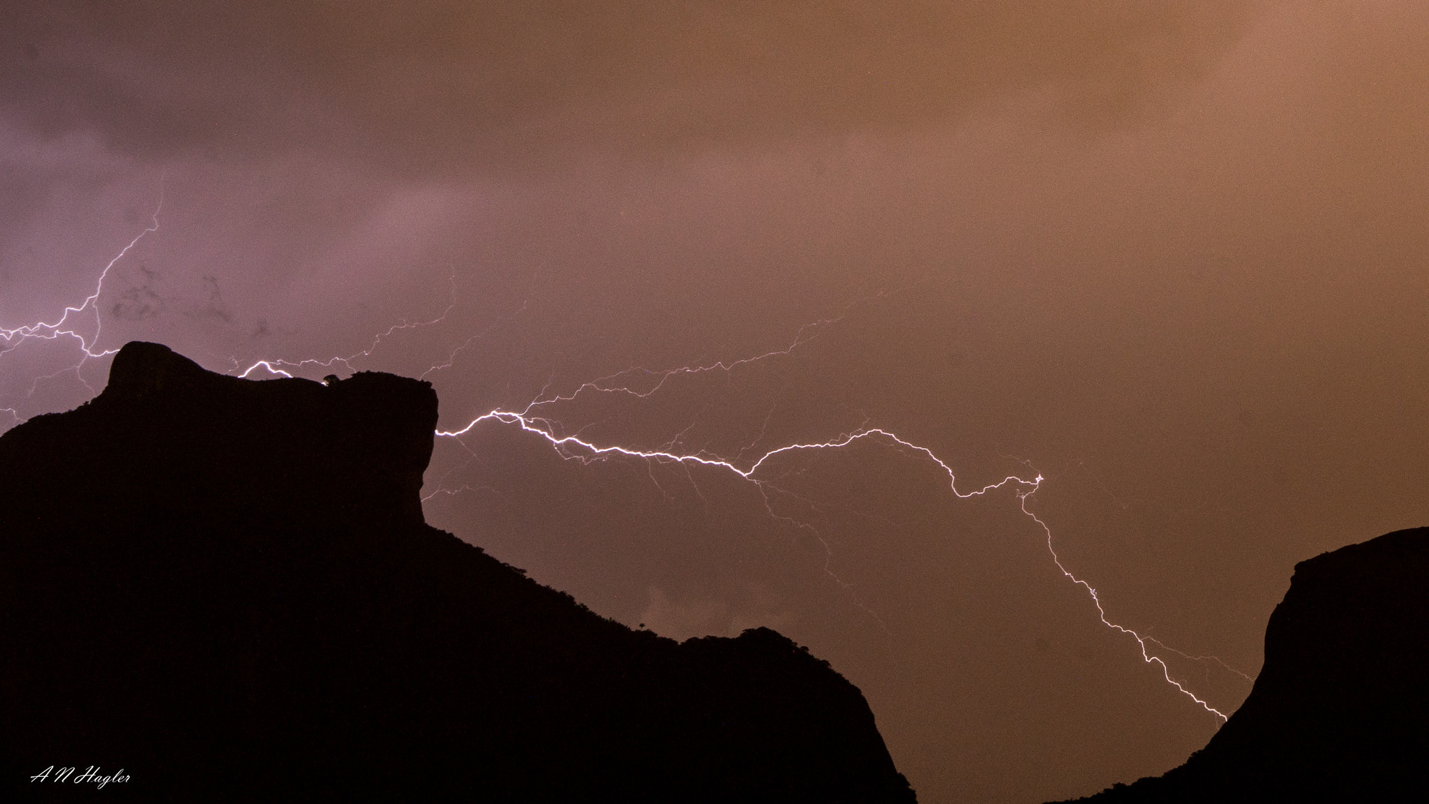 Sony a7R II + Sony Sonnar T* FE 35mm F2.8 ZA sample photo. Lightning bolt and pedra da gavea photography