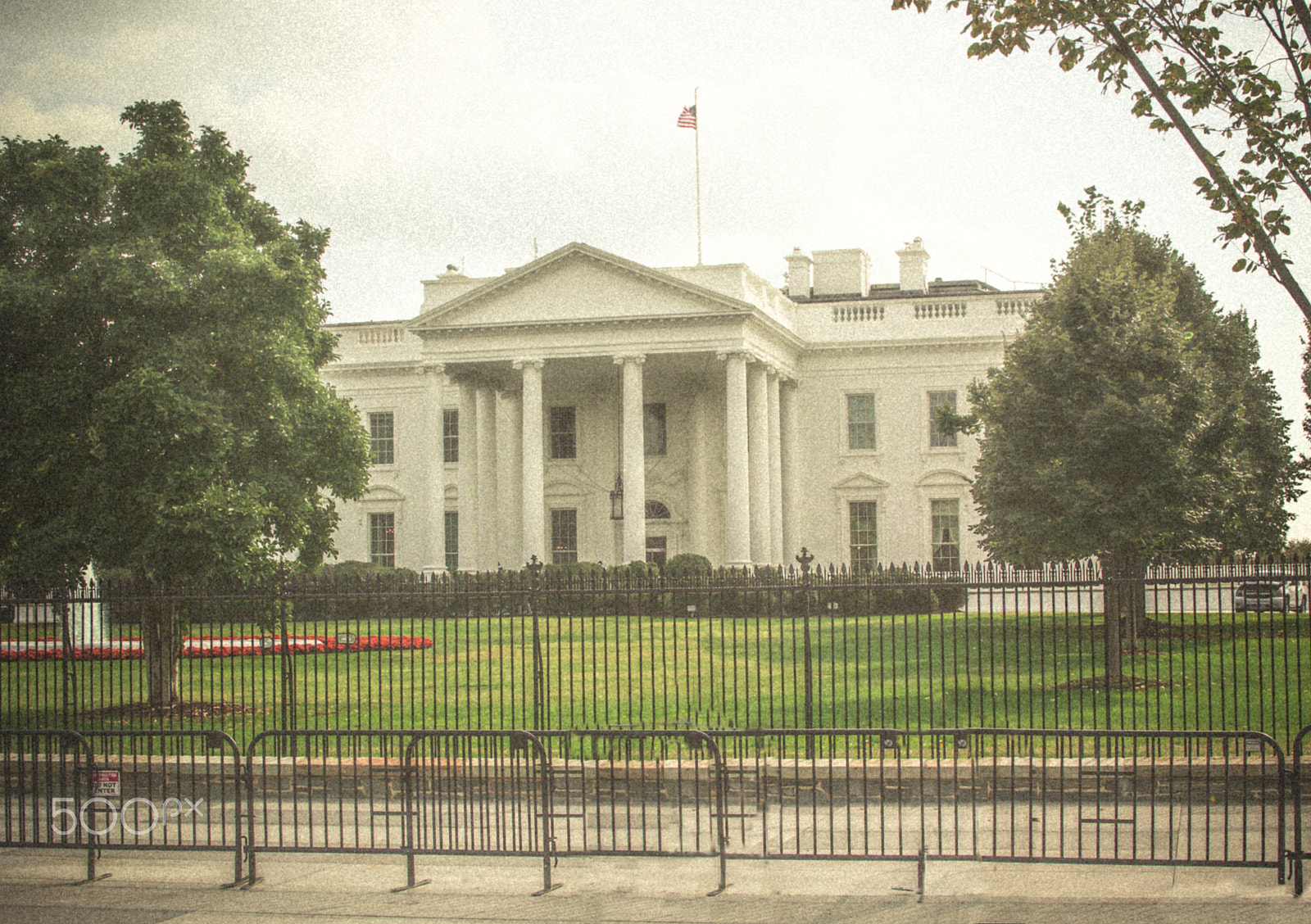 Canon EF-S 18-55mm F3.5-5.6 II sample photo. White house photography