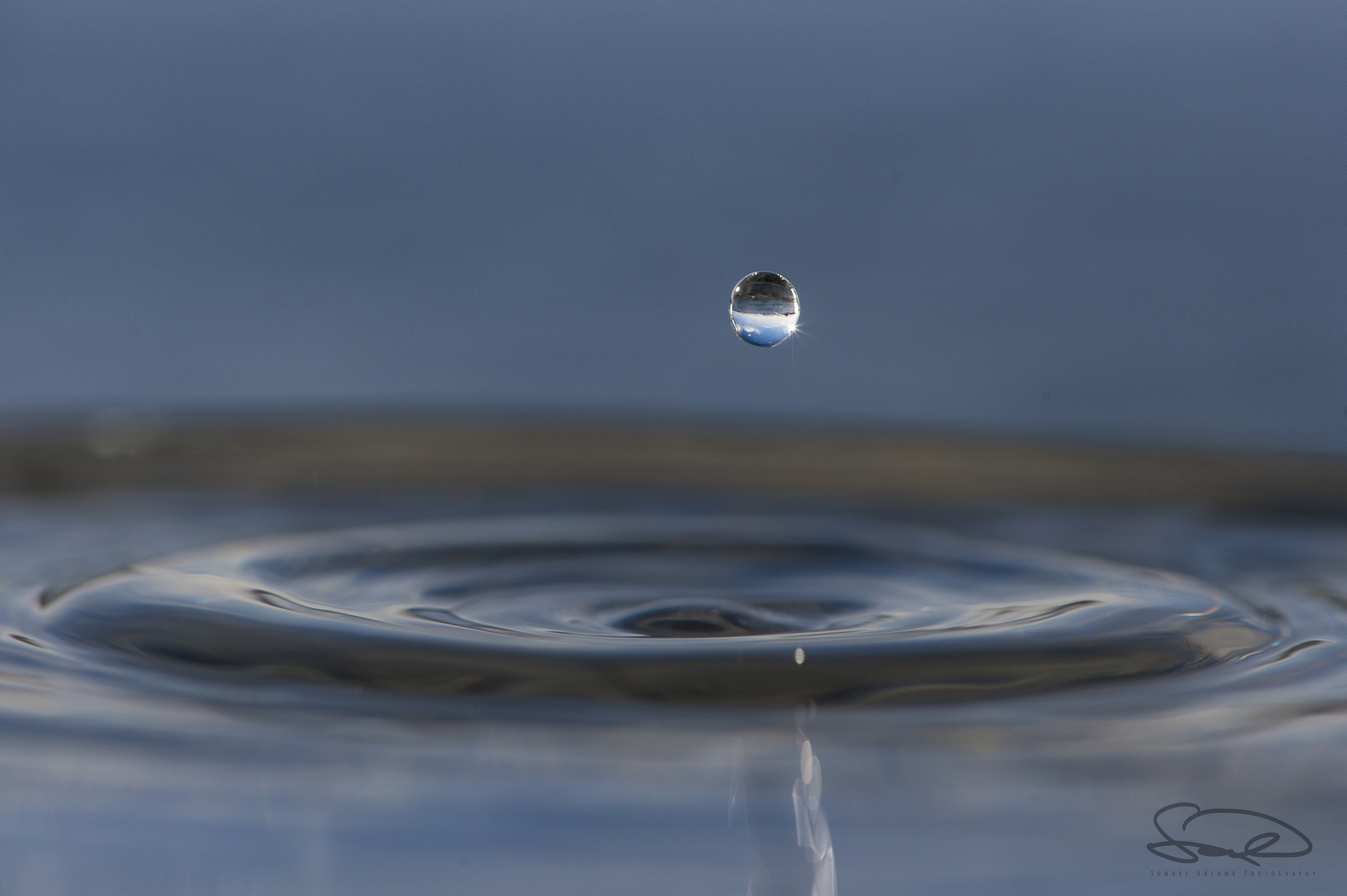 Nikon D4S sample photo. Seaside through a water drop photography
