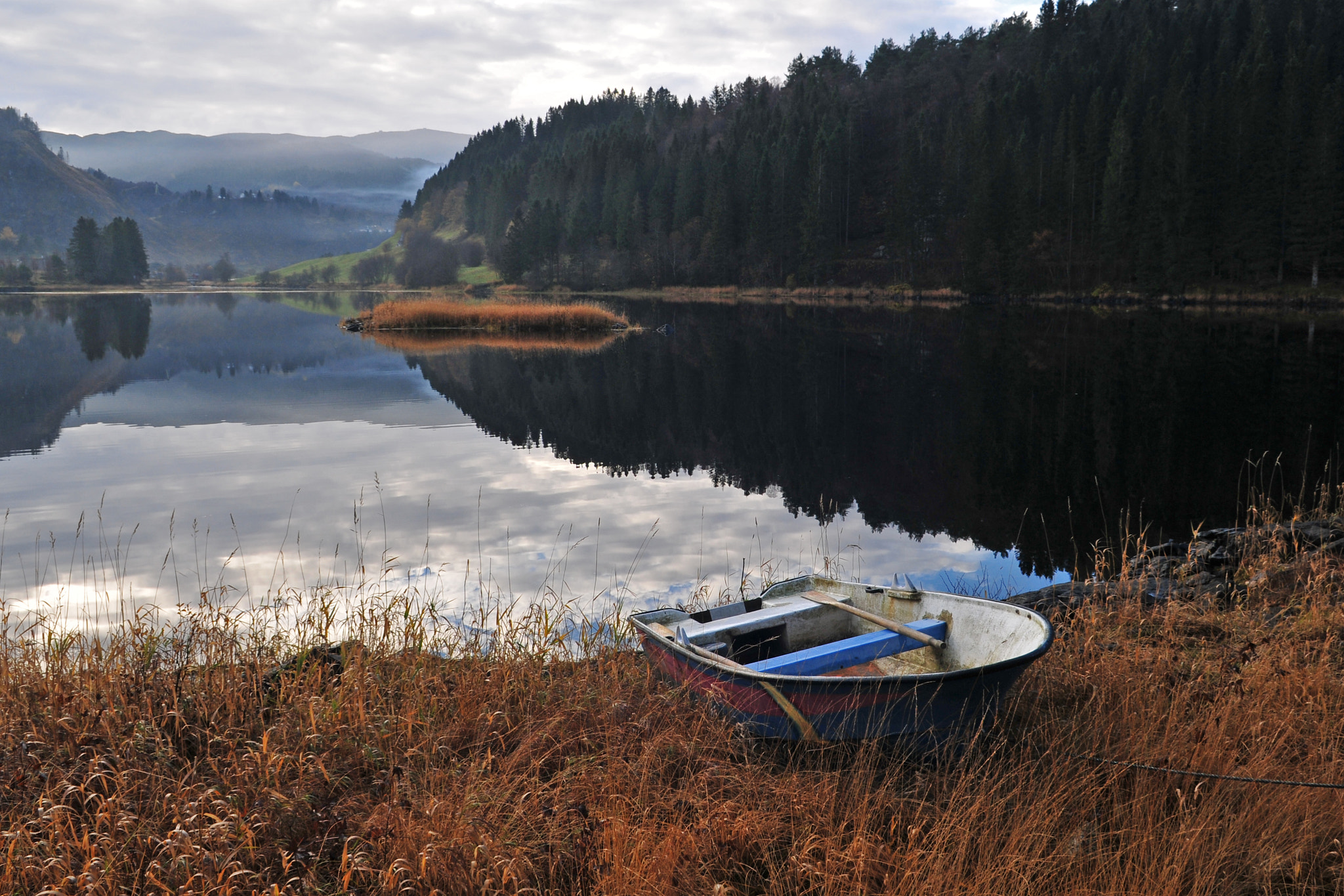 Nikon D300 sample photo. The boat photography