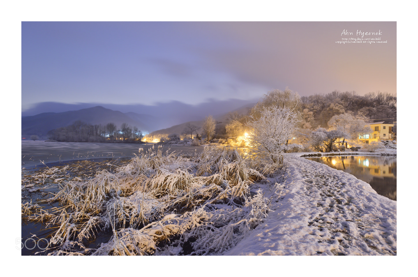 Nikon D800 + Nikon AF-S Nikkor 17-35mm F2.8D ED-IF sample photo. Snow falling in the spring photography