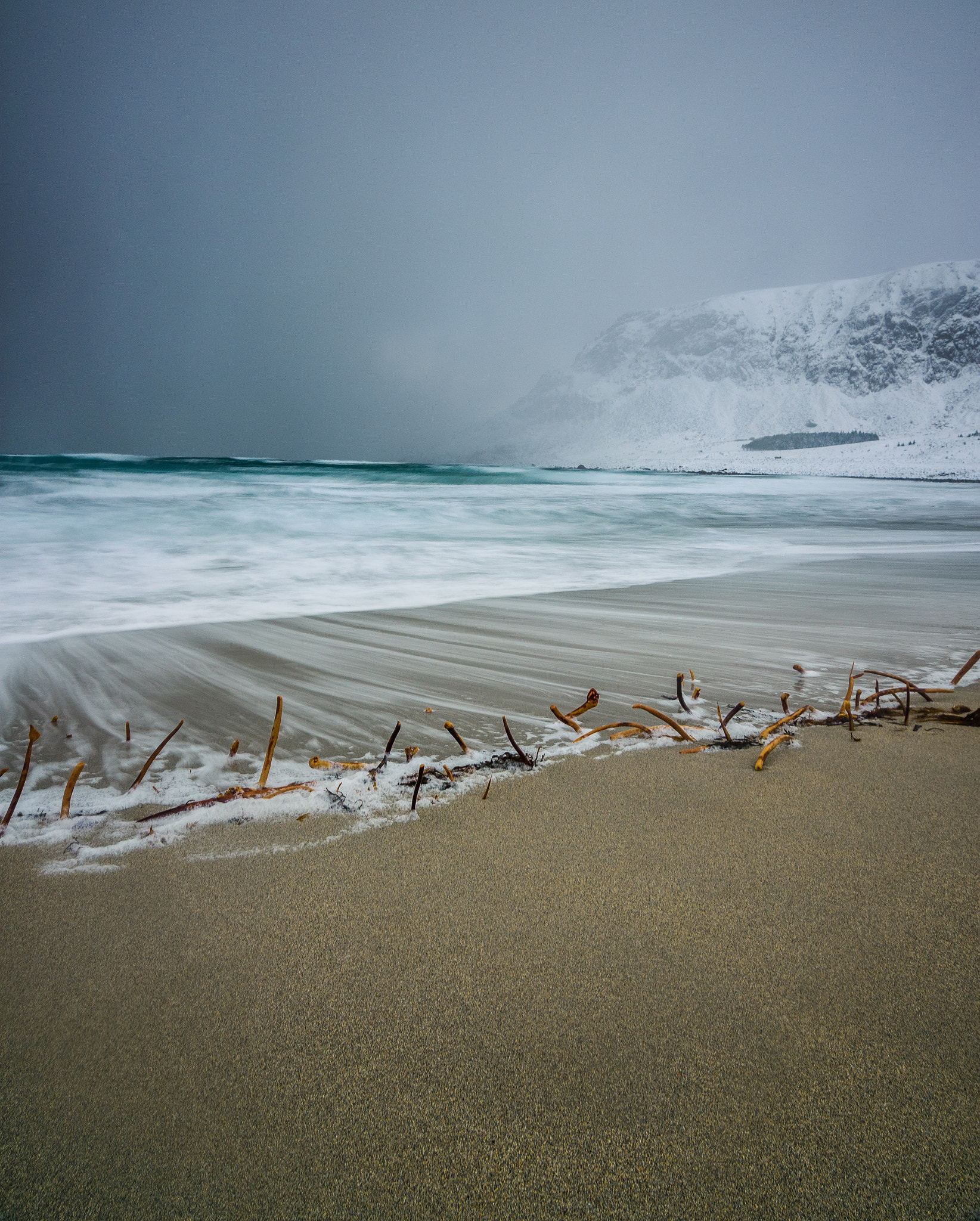 Tokina AT-X Pro 11-16mm F2.8 DX sample photo. Waves at the beach photography
